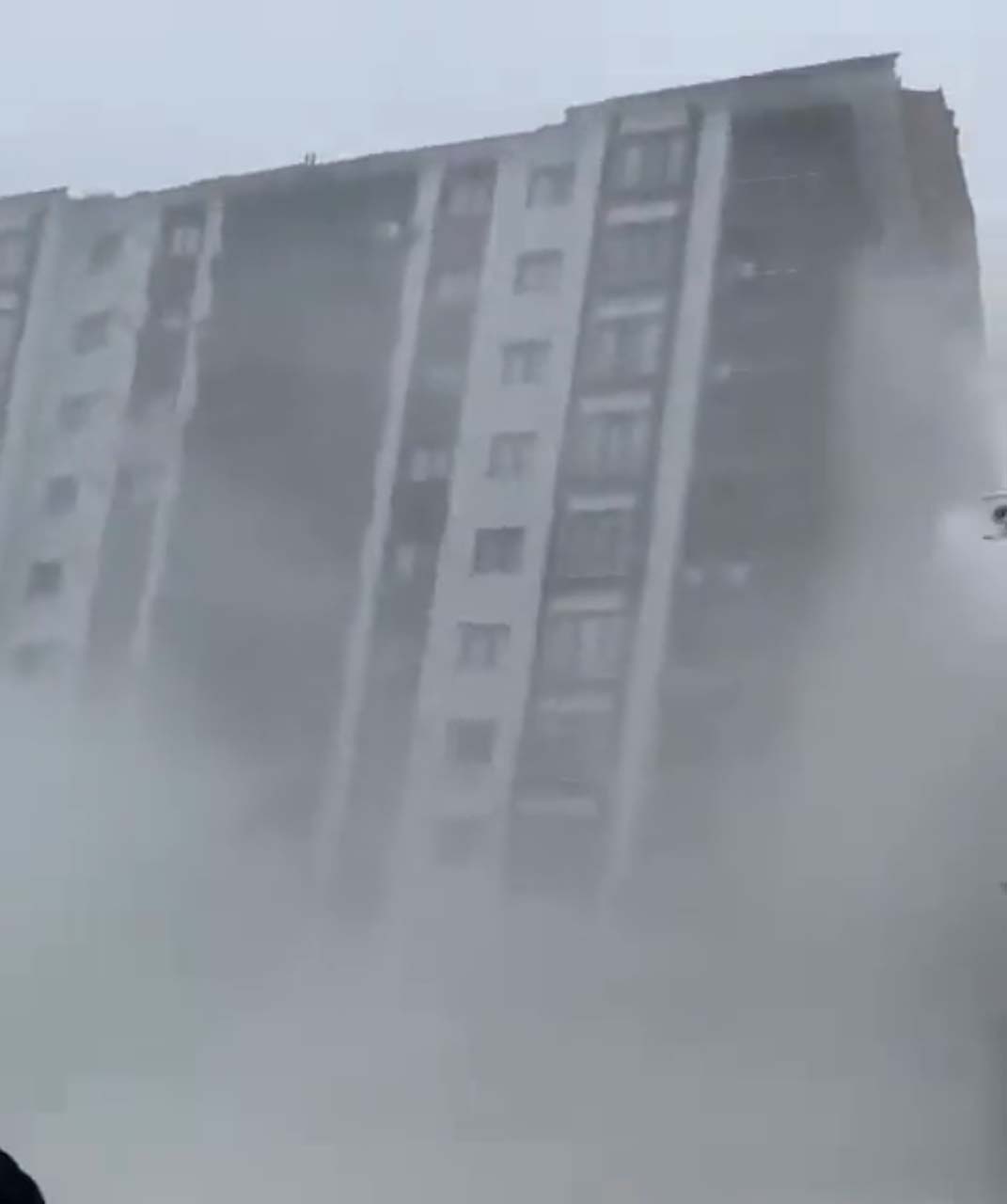 Güya deprem yönetmeliğine uygun yapılmış! Malatya'daki yeni bina depremde yerle bir oldu