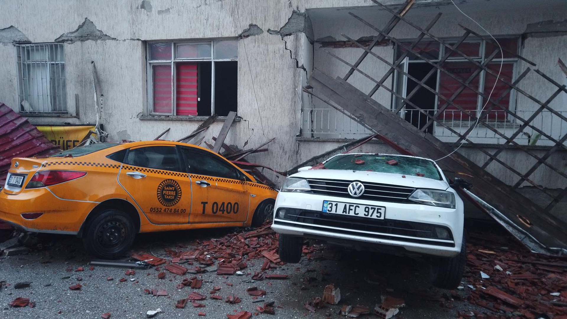 Araba satış ilanlarında deprem detayı! Deprem bölgesine yardım için tekliflere açığım