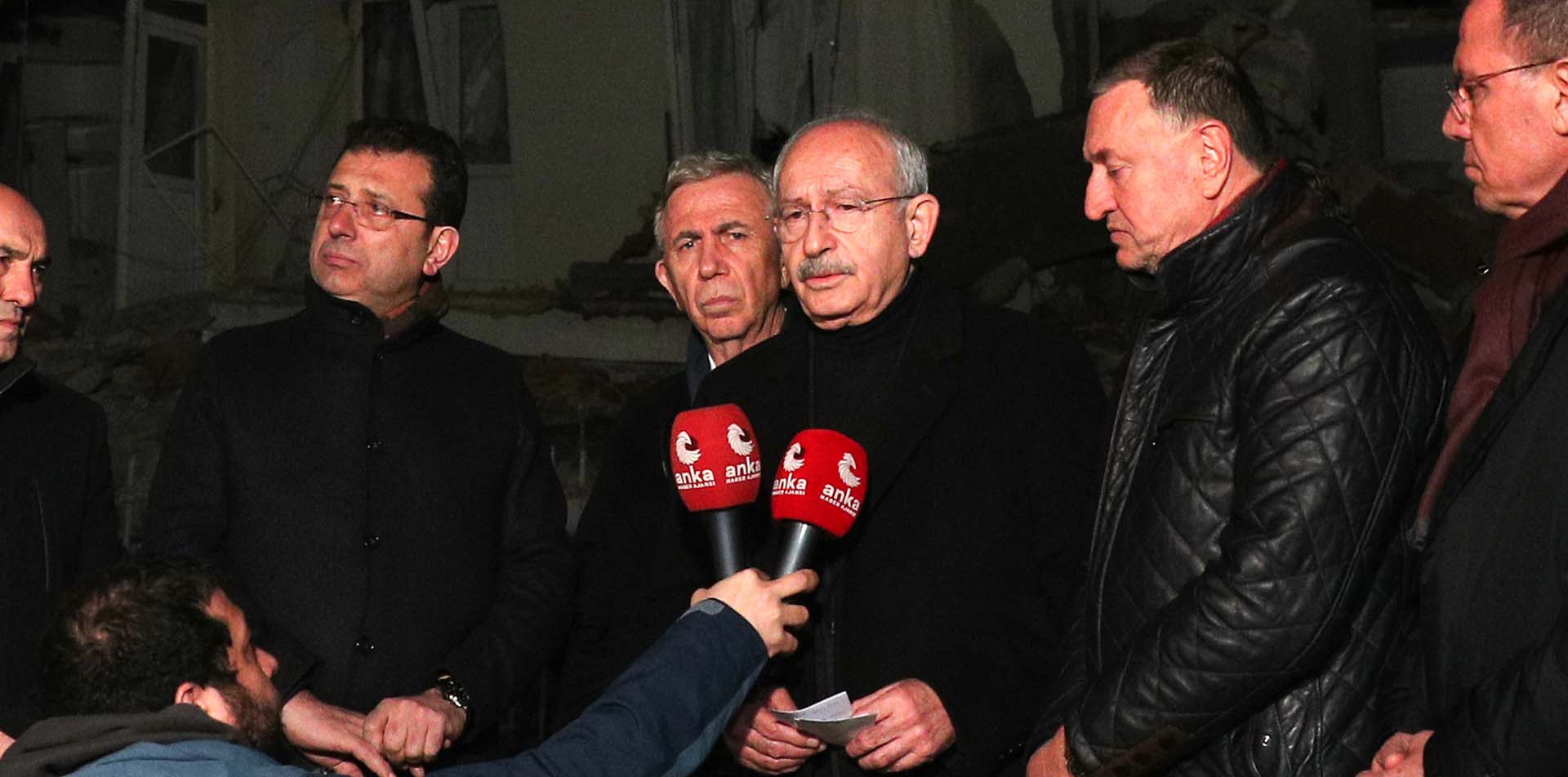 Kılıçdaroğlu, deprem felaketinde siyaset yaptı: Bürokratlar çalışmak istiyorlar, ama önlerine engeller konuyor