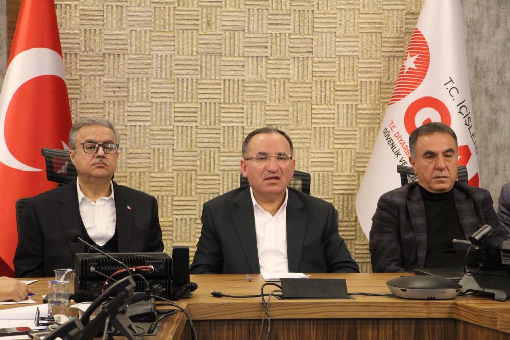 Bakan Bozdağ açıkladı: Diyarbakır’da şimdiye kadar 192 kişi vefat etti, bin 91 kişi yaralandı