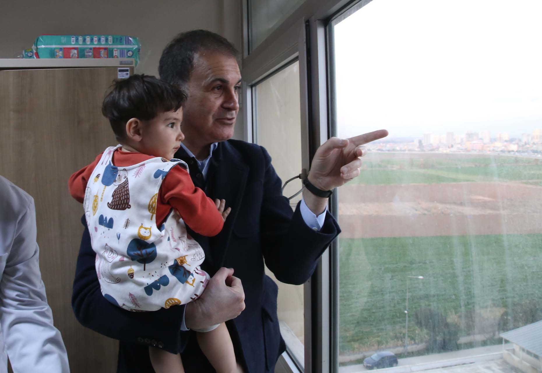 AK Parti Sözcüsü Ömer Çelik, açık ve net konuştu: Yağma olayları karşısında son derece acımasız olacağız