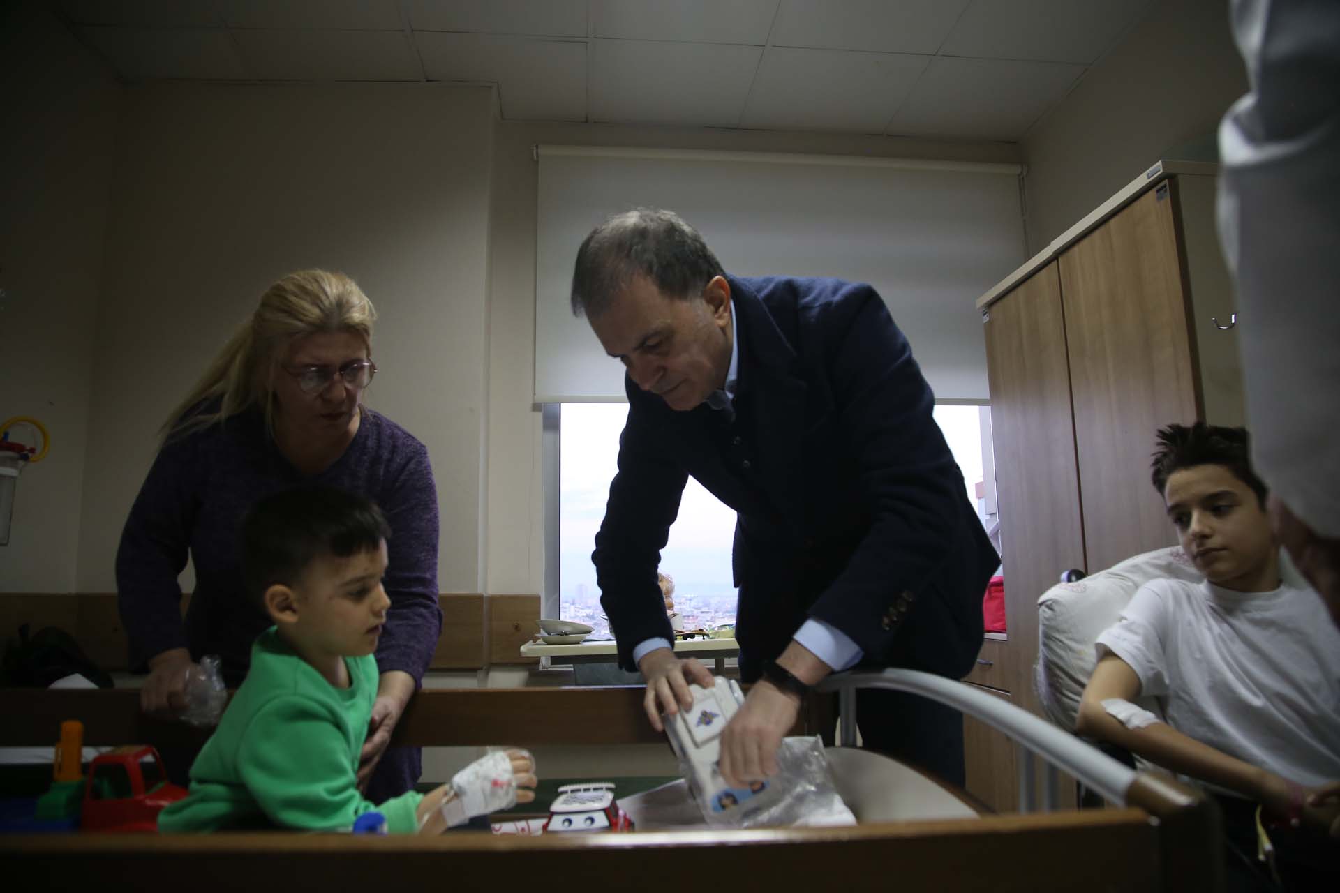 AK Parti Sözcüsü Ömer Çelik, açık ve net konuştu: Yağma olayları karşısında son derece acımasız olacağız