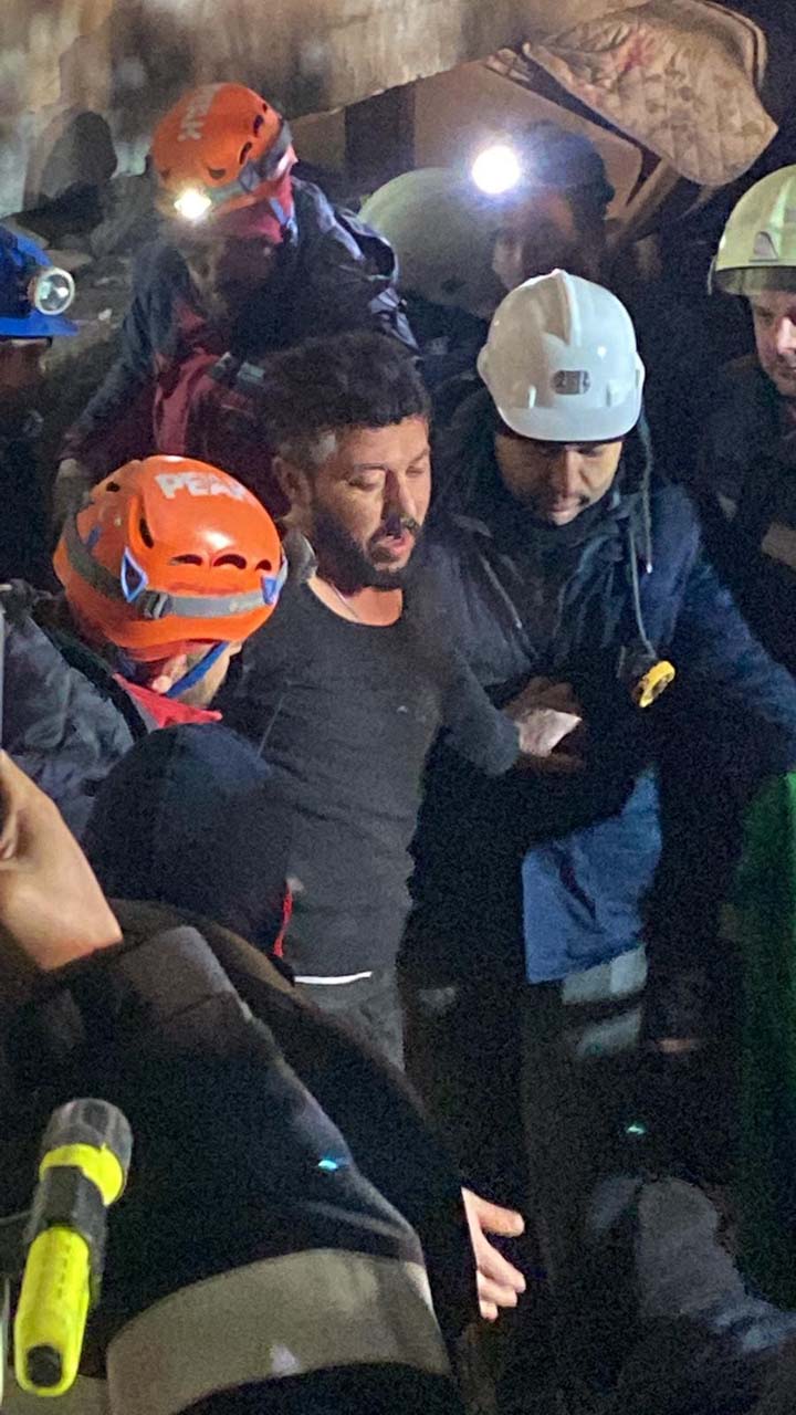 Hatay'da 96 saat sonra gelen mucize: 1.5 yaşındaki Sela bebek ve ailesi sağ olarak çıkarıldı 