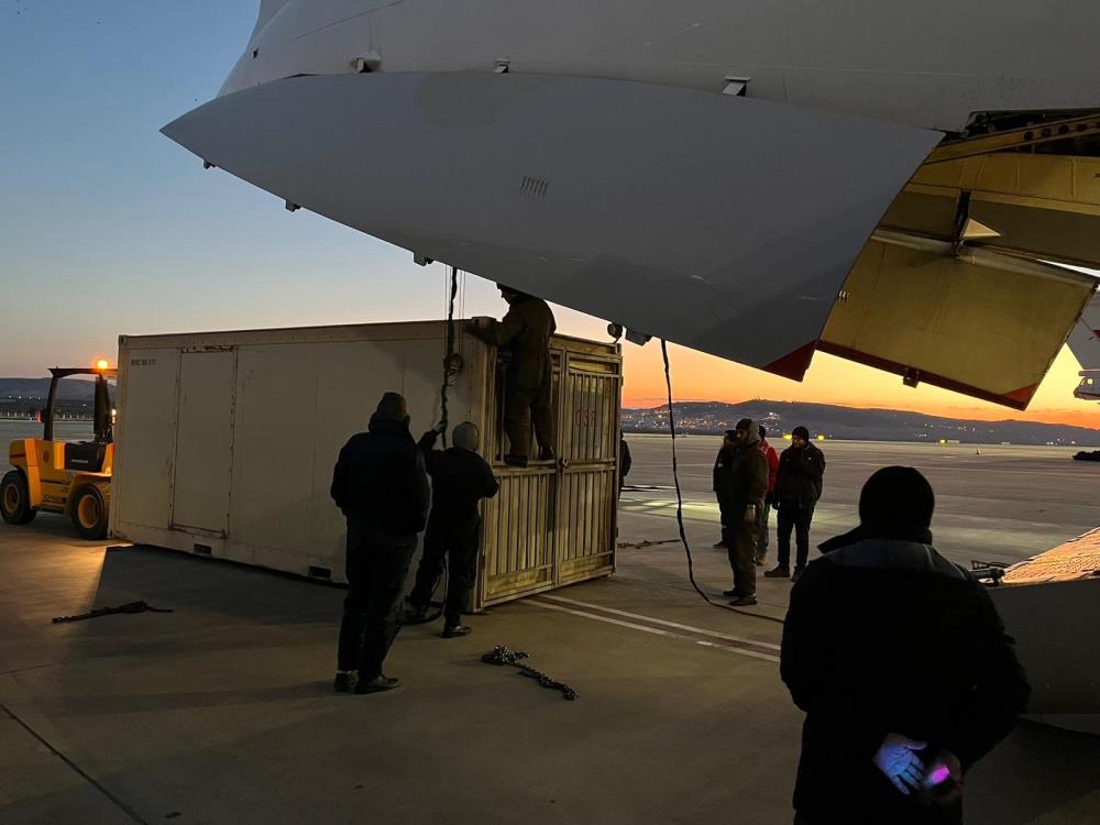 İran'dan Türkiye'ye sahra hastanesi dahil insani yardım