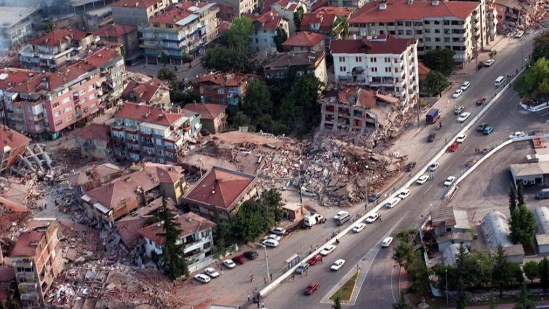 17 Ağustos 1999 depreminde kaç kişi öldü? Can kaybı, ölü sayısı kaç? Gölcük depremi kaç şiddetinde oldu, ne kadar sürdü? 