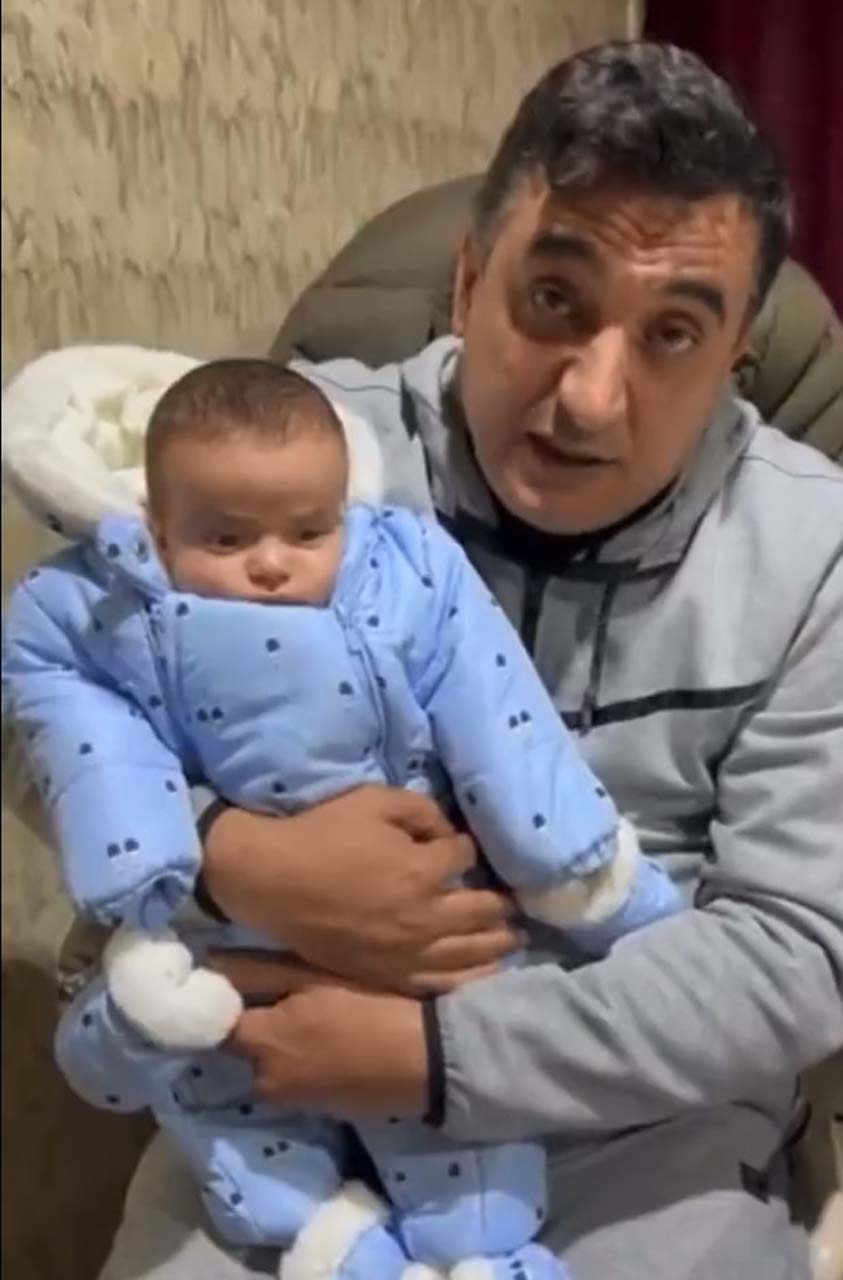 Deprem bölgesine gönderilen bebek tulumundan çıkan not ağlattı: Mavi kar tulumu giyen bebeğin her şeyiyle bakımını üstlenmek istiyoruz