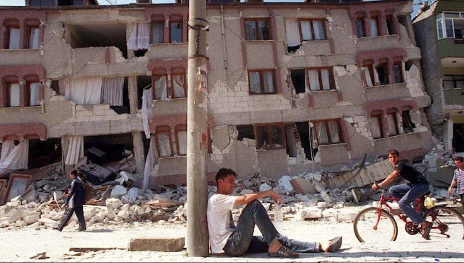 17 Ağustos 1999 depreminde kaç kişi öldü? Can kaybı, ölü sayısı kaç? Gölcük depremi kaç şiddetinde oldu, ne kadar sürdü? 