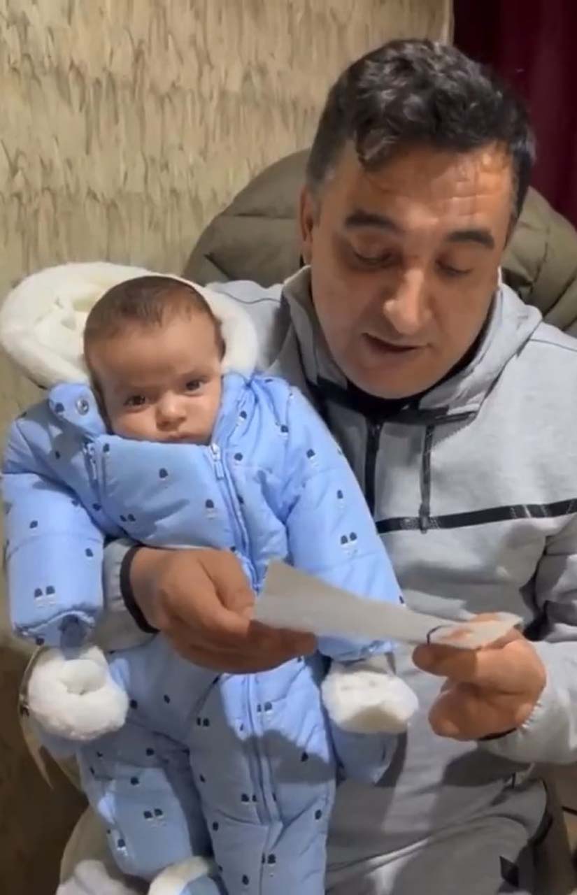 Deprem bölgesine gönderilen bebek tulumundan çıkan not ağlattı: Mavi kar tulumu giyen bebeğin her şeyiyle bakımını üstlenmek istiyoruz