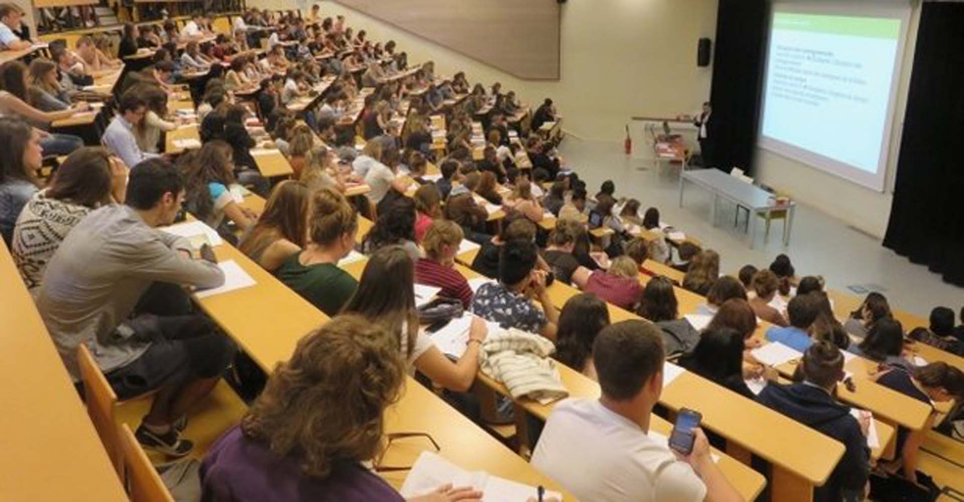 Son dakika: Üniversiteler uzaktan eğitim mi olacak 2023? Üniversite tatil mi?