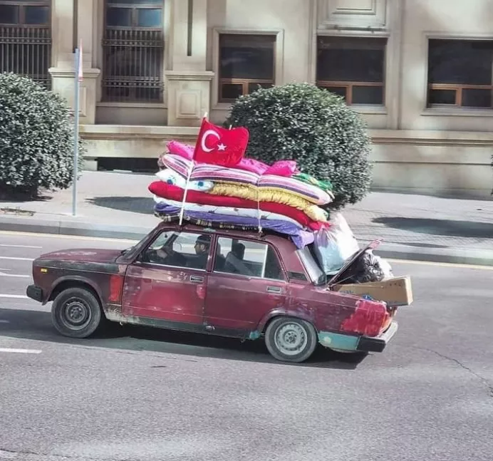 Tek millet iki devlet! Azerbaycanlı vatandaşların Türkiye sevgisi duygu dolu anlar yaşattı: Onların kederi bizim kederimizdir