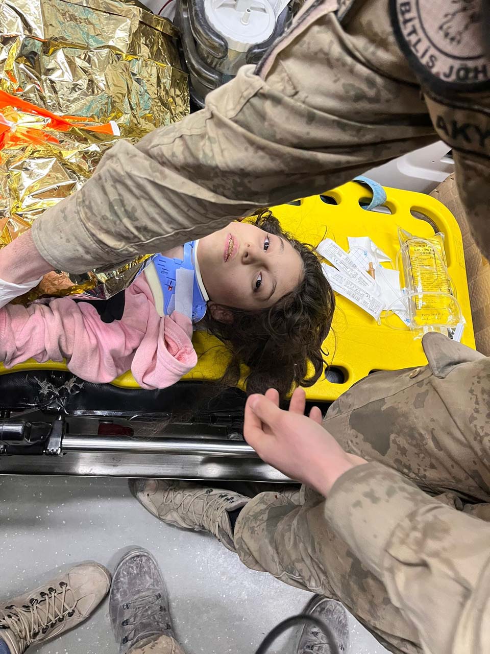 Jandarma Özel Harekat 10 yaşındaki kız çocuğunu sağ salim kurtardı!