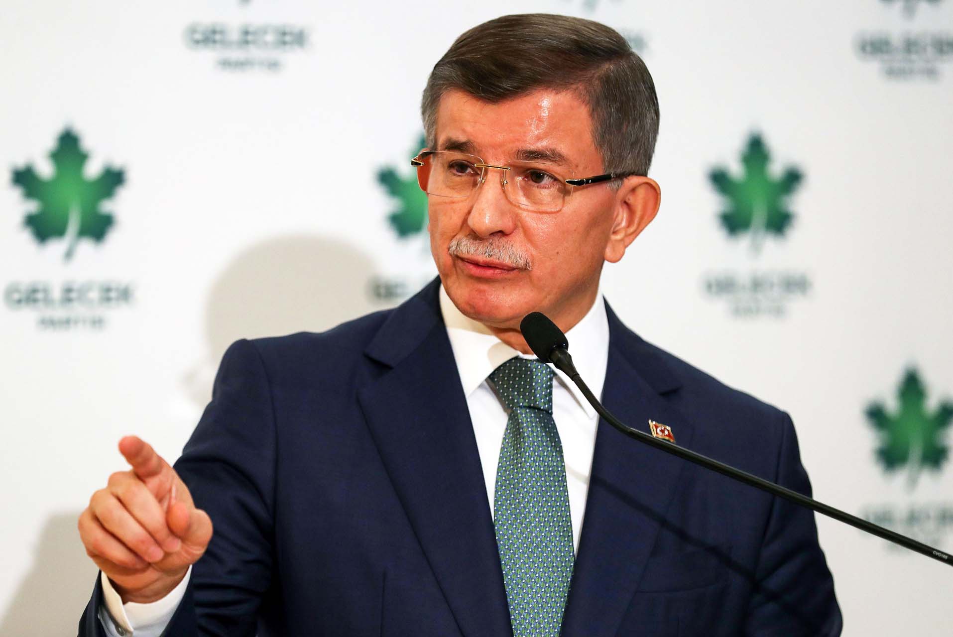 Depremi siyasi çıkarlarına alet edenler kervanına Ahmet Davutoğlu da katıldı: "Kader değil kısa devre”