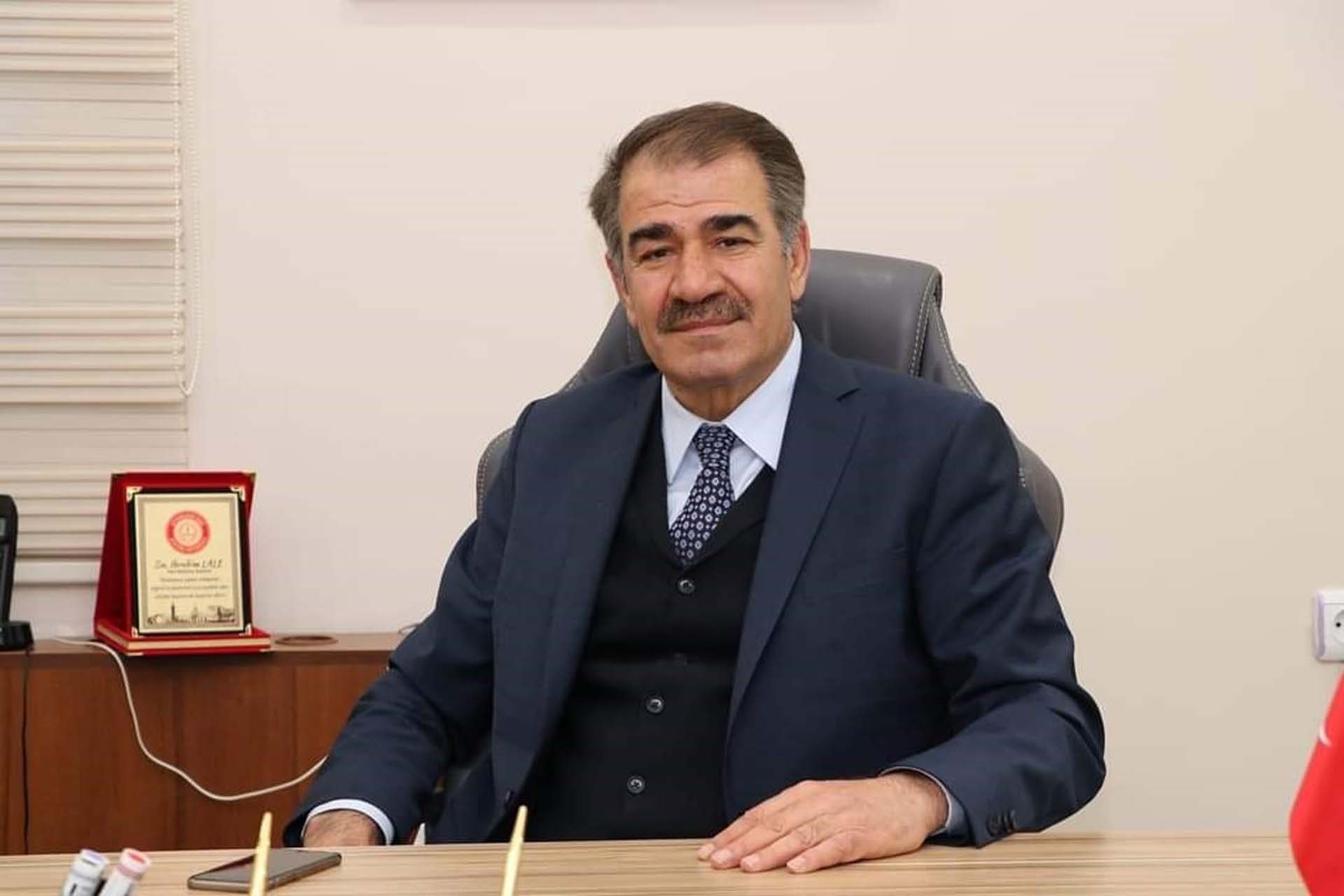 Göğüs ağrısı şikayetiyle hastaneye kaldırılmıştı! Belediye başkanı kalp krizi geçirmiş!