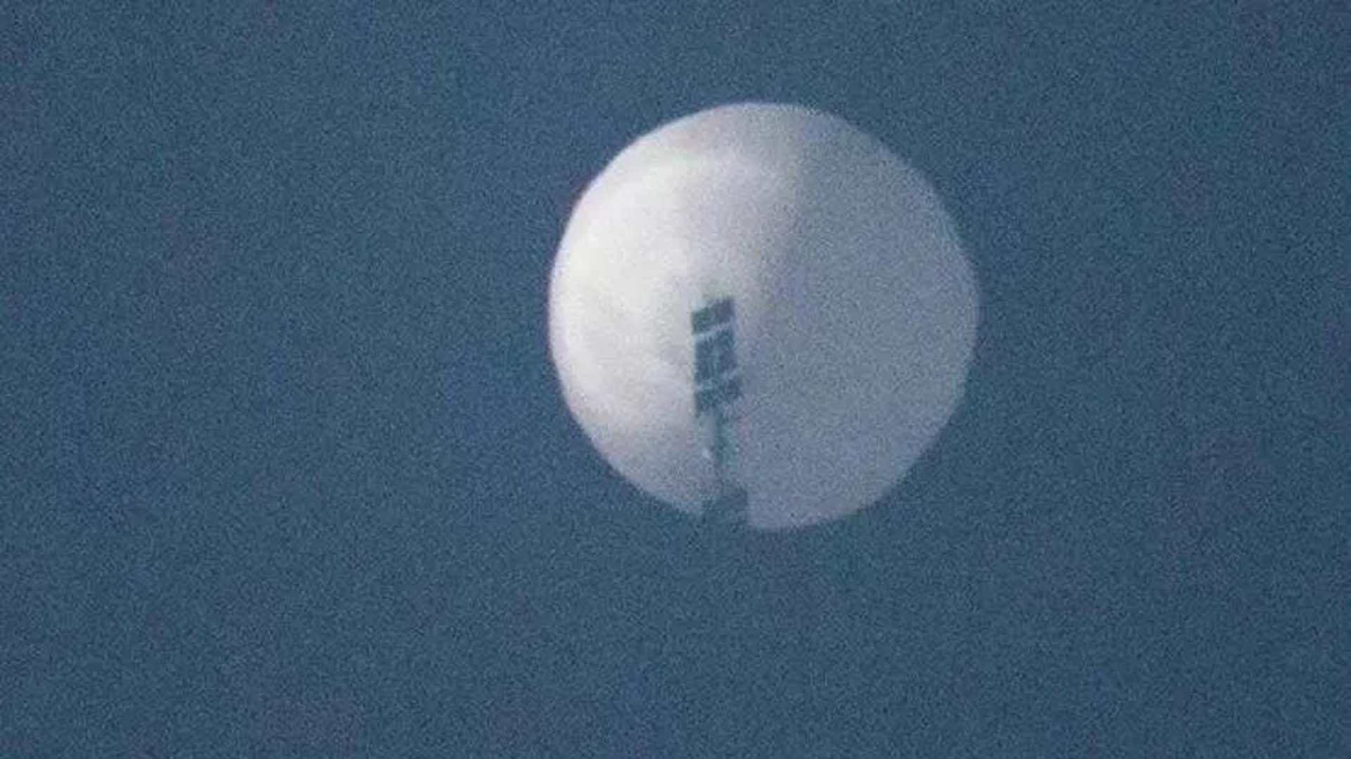 Pentagon toplanma kararı aldı! ABD Kanada hava sahasında tanımlanamayan cisim krizi!