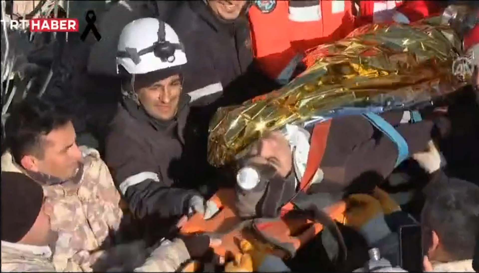 Son dakika | Kahramanmaraş'ta mucize: 17 yaşındaki Muhammed Enes ve 1 kişi, 198.saatte enkazdan çıkarıldı