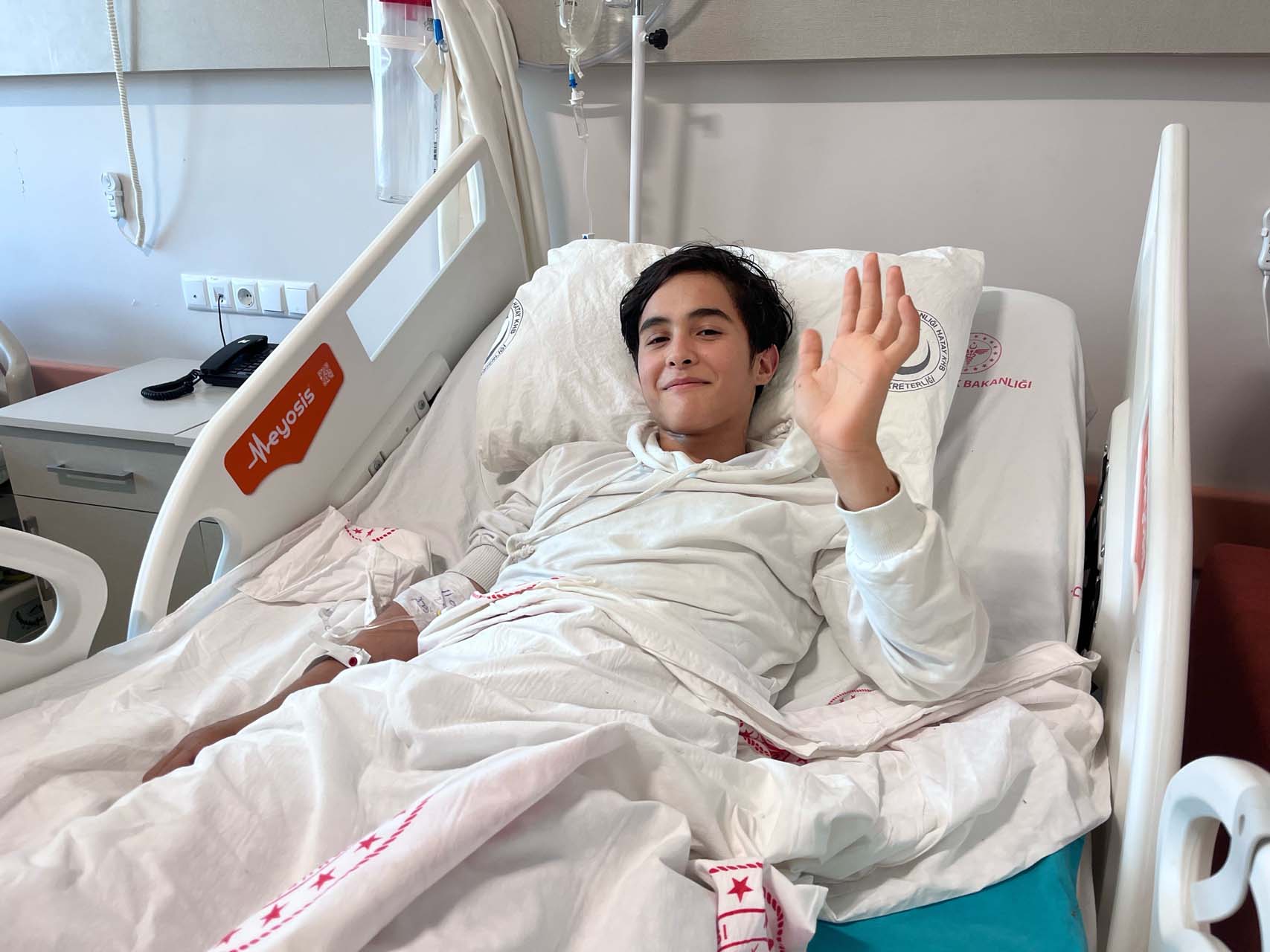 Depremin acı gerçeği: 14 yaşındaki çocuk enkazdan çıkarıldı, ailesi yaşamını yitirdi 