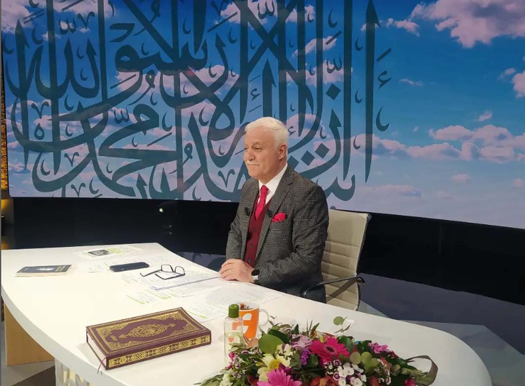 Nihat Hatipoğlu kimdir, kaç yaşında ve nereli? Evli mi, kaç çocuğu var? İşte Nihat Hatipoğlu'nun hayatı...