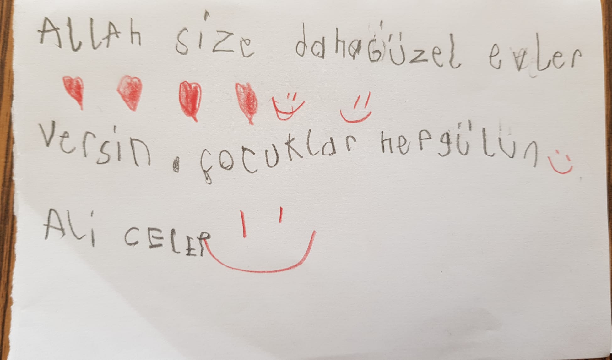 Yüreklere dokundular! Deprem bölgesine gönderilen oyuncuklara yazılan notlar duygulandırdı: Çocuklar hep gülün