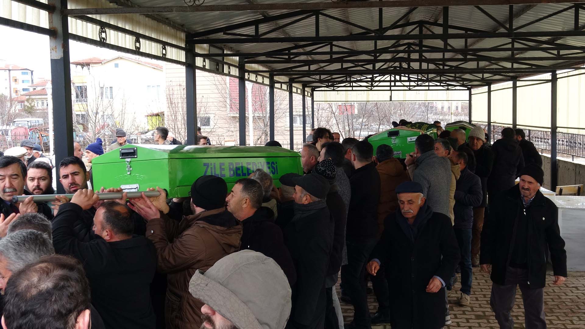 Cinnet geçiren Astsubay önce ailesi sonra kendi yaşamına son verdi!