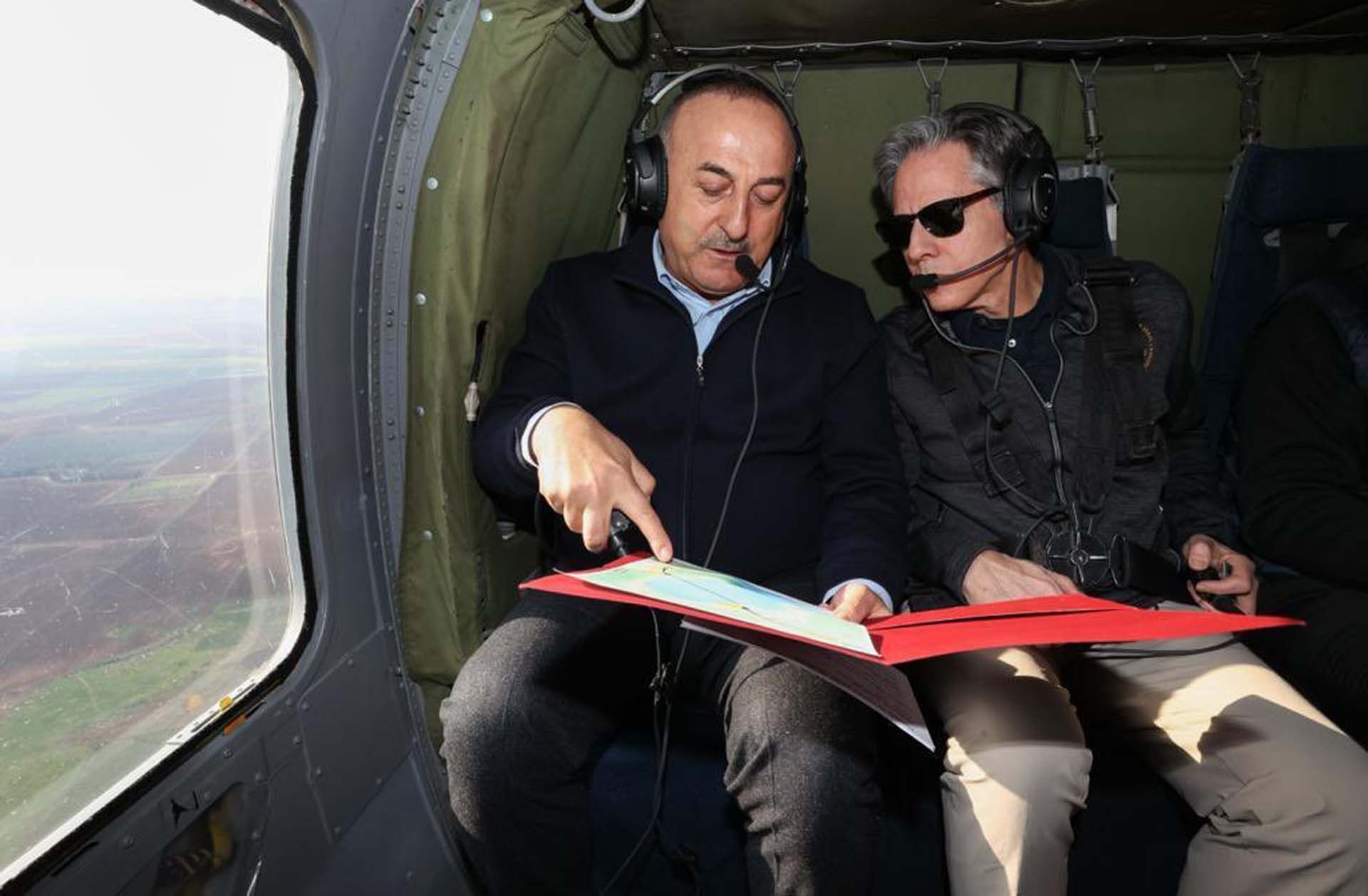 Mevlüt Çavuşoğlu ile ABD'li mevkidaşı Antony Blinken bir araya geldi! Helikopterle deprem bölgesinde incelemede bulundular!
