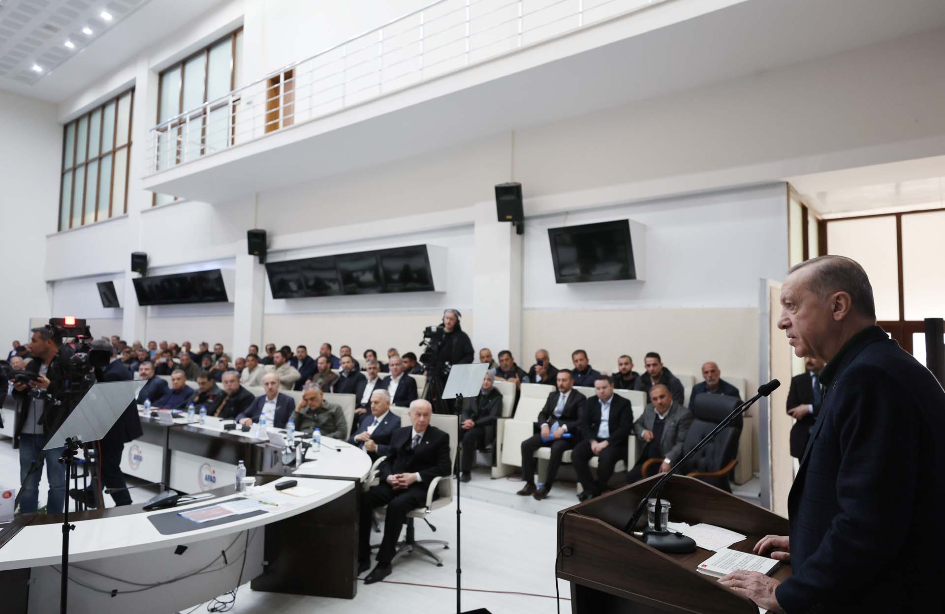 Cumhurbaşkanı Erdoğan Hatay'da açıklamalarda bulundu: Depremzedelere verilecek destekleri açıkladı 