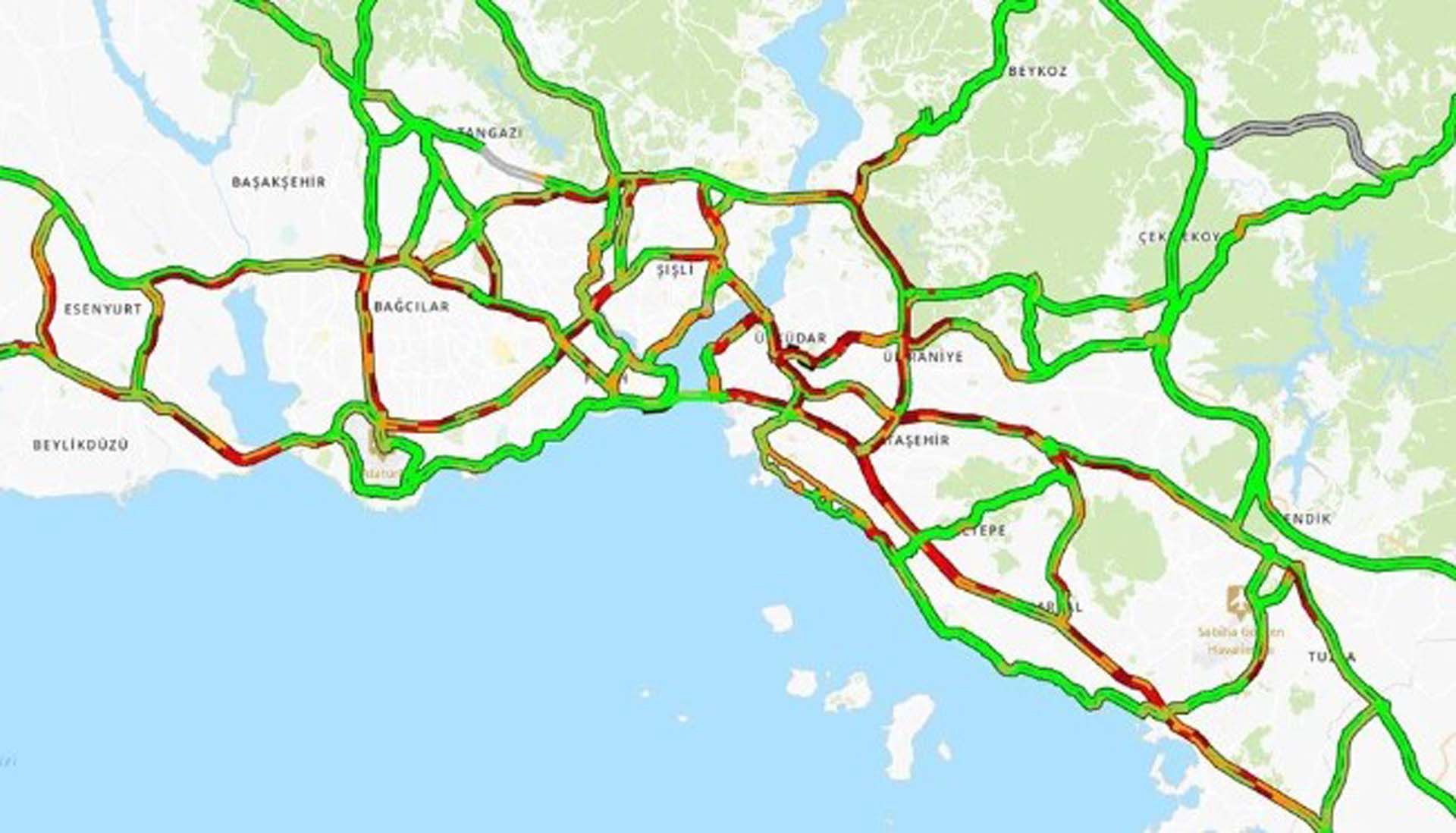 Okullar açılınca İstanbul'da trafik kitlendi!