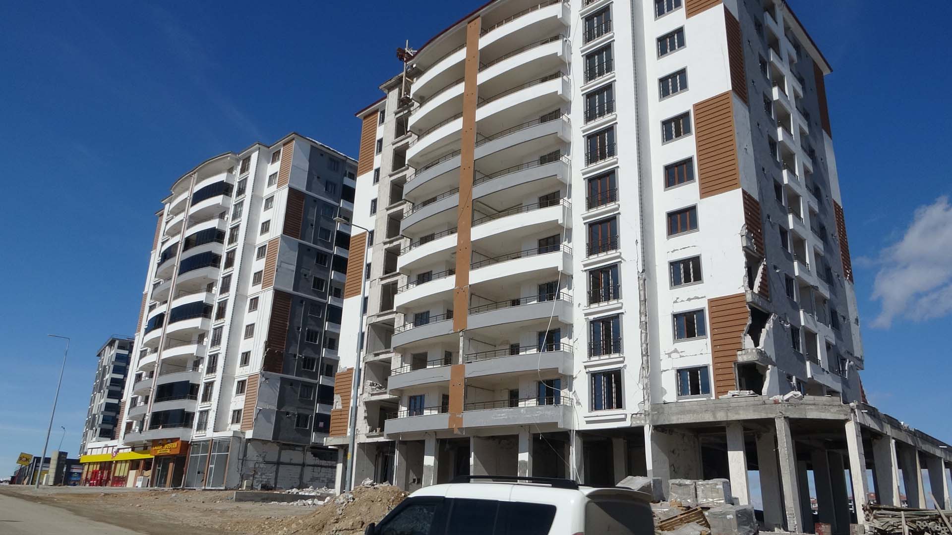 Malatya'da milyonluk yeni binalar depremde yıkıldı! Vatandaşlar isyan etti!