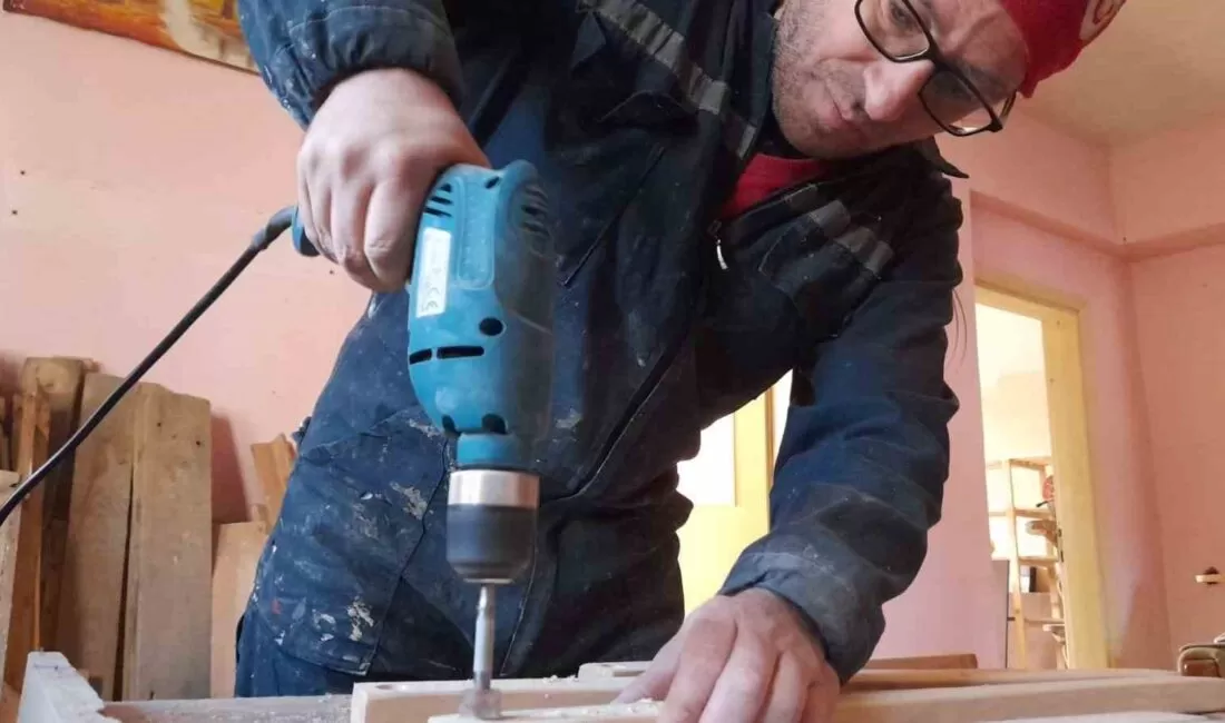 Zonguldak'ın Ereğli ilçesinde yaşan Ünsal Açıkgözoğlu, boş vakitlerini ağaç sanatına adadı