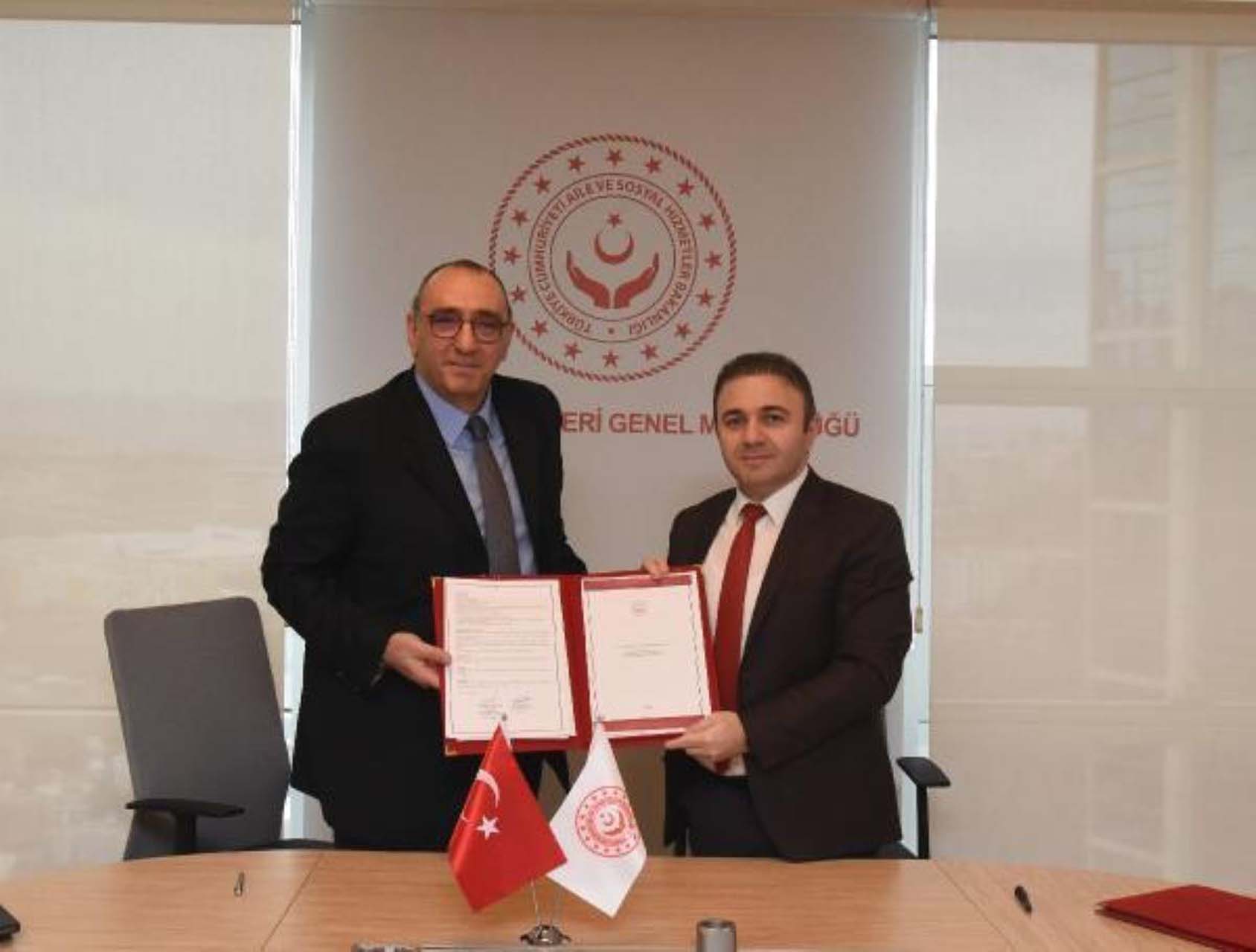 Defacto deprem bölgesindeki çocukların bir yıllık giyim ihtiyacını karşılayacağını açıkladı!