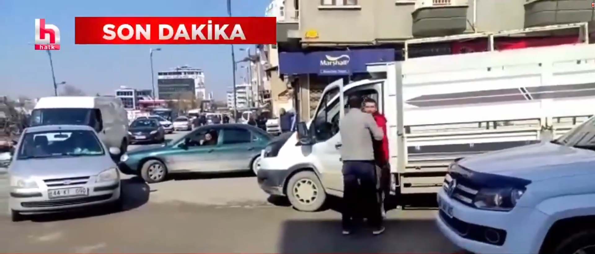 Halk TV muhabirinin zorlu anları! Çekiçle gelen kişi tehdit etti 