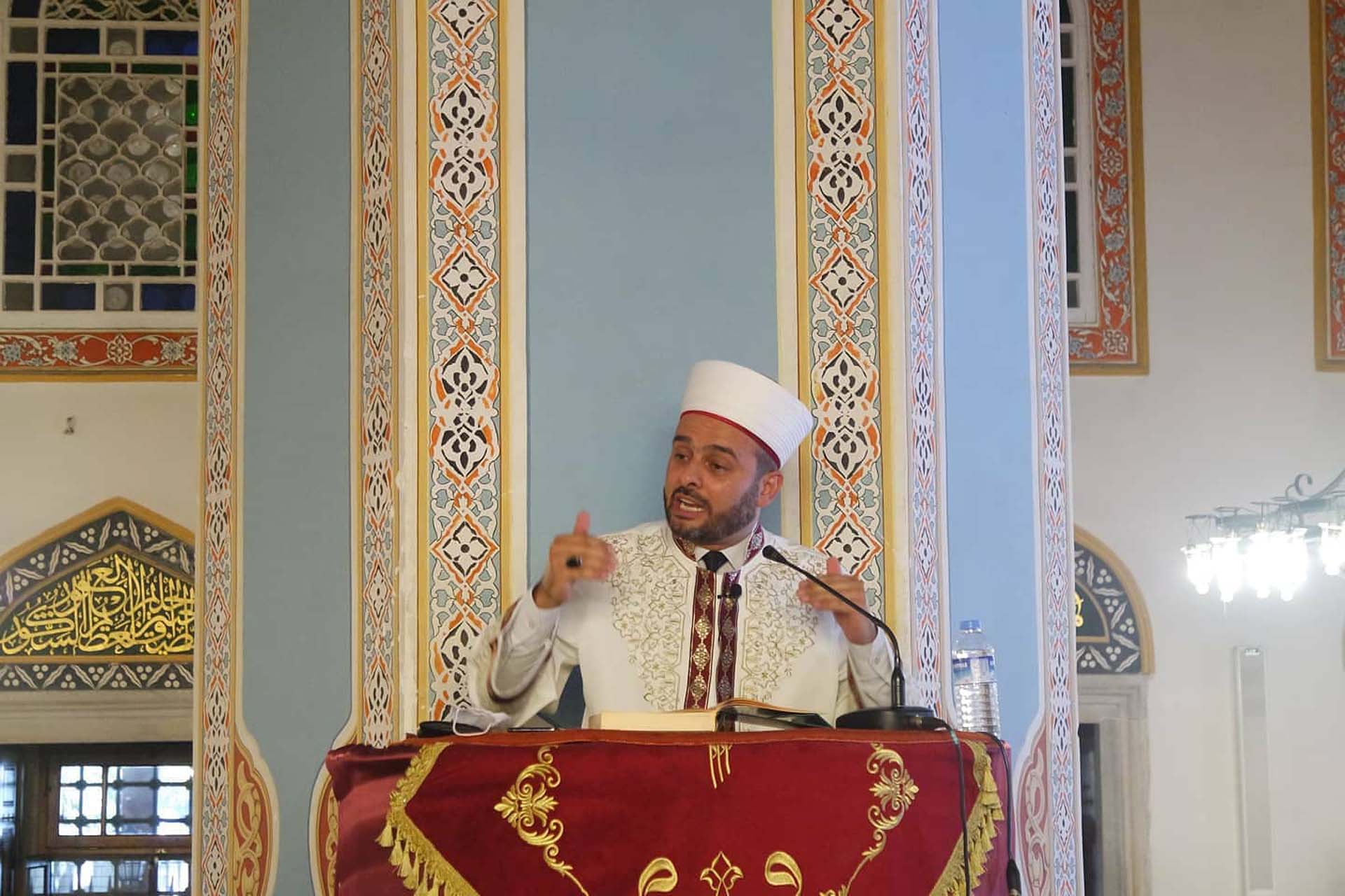 İmam Halil Konakcı, duygulara tercüman oldu: Milletin acıları üstünden siyasi ya da maddi rant devşirmek vicdansızlıktan başka bir şey değil