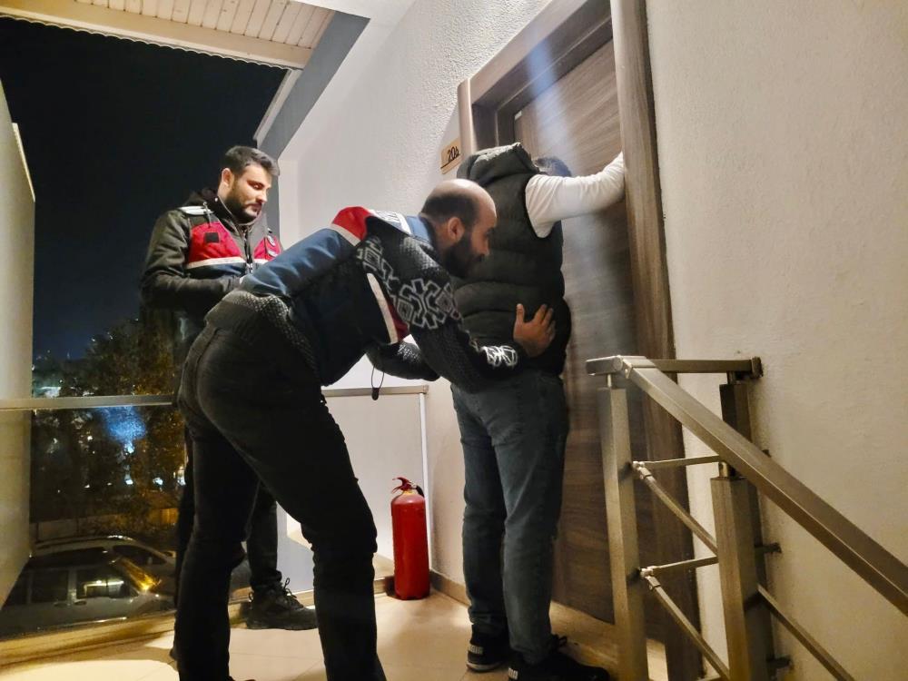 36 ayrı suçtan aranıyordu: Muğla'da yakayı ele verdi