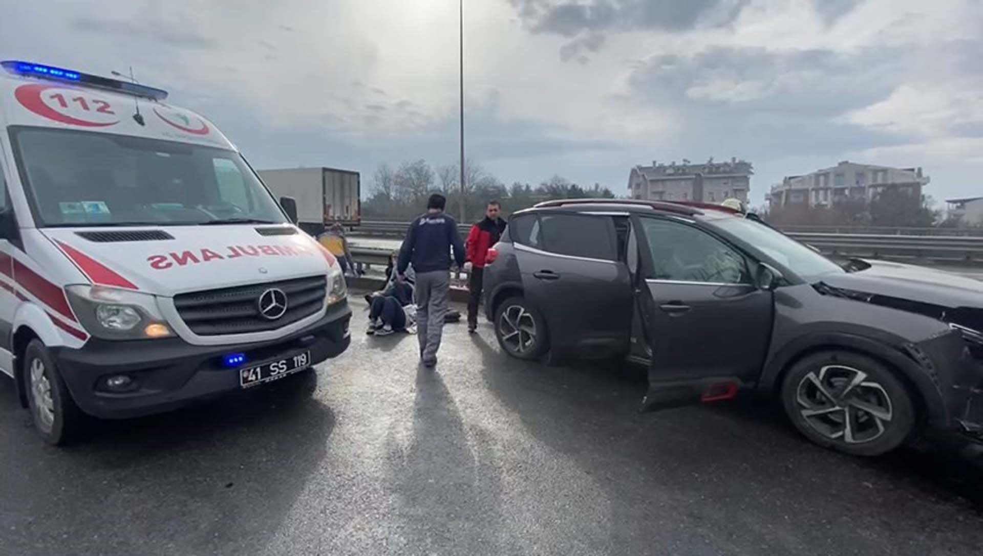 Kocaeli TEM Otoyolunda zincirleme kaza! Çok sayıda yaralılar var!