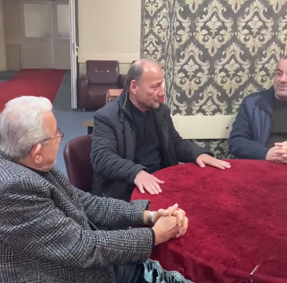 Vatandaşlar 6'lı masaya soyundu, gerçeğini aratmadı! Videoyu izleyenler gülme krizine girdi: İşte 6'lı masanın son hali...