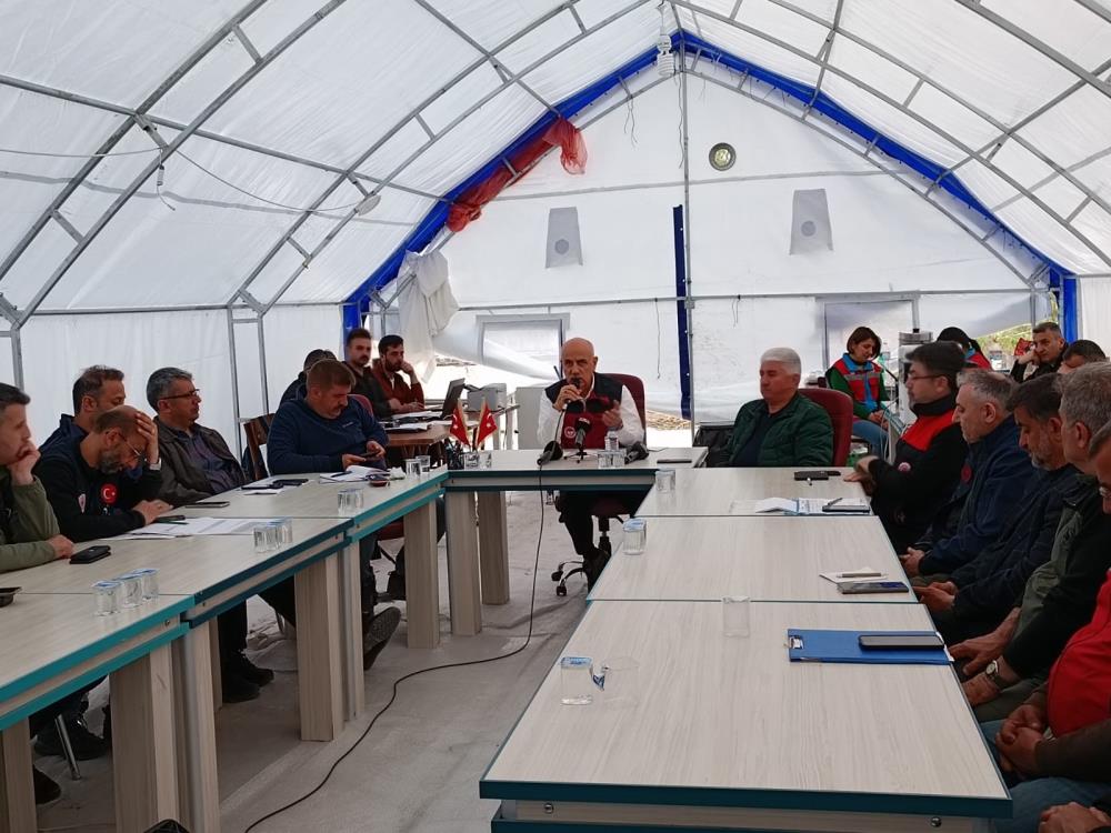 Bakan Kirişci’den Hatay’ı terk edenlere çağrı: Kardeşlerimden istirhamım tekrar buraya dönmeleri