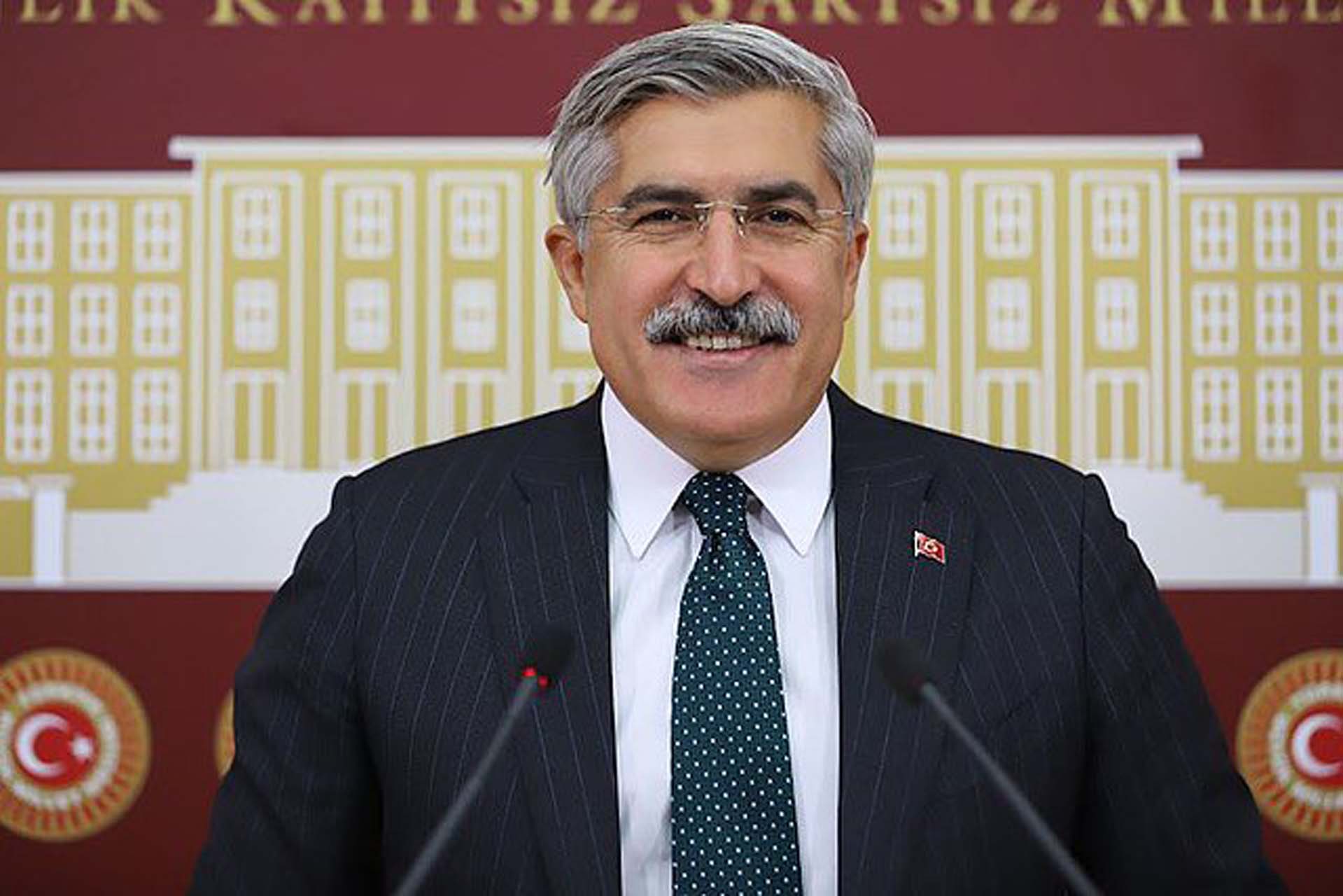 AK Parti Hatay Milletvekili enkazda kalan ailesini kurtarmak için ekipleri seferber etti iddialarına yanıt verdi! "Kim bunu söylüyorsa namussuzdur" dedi!