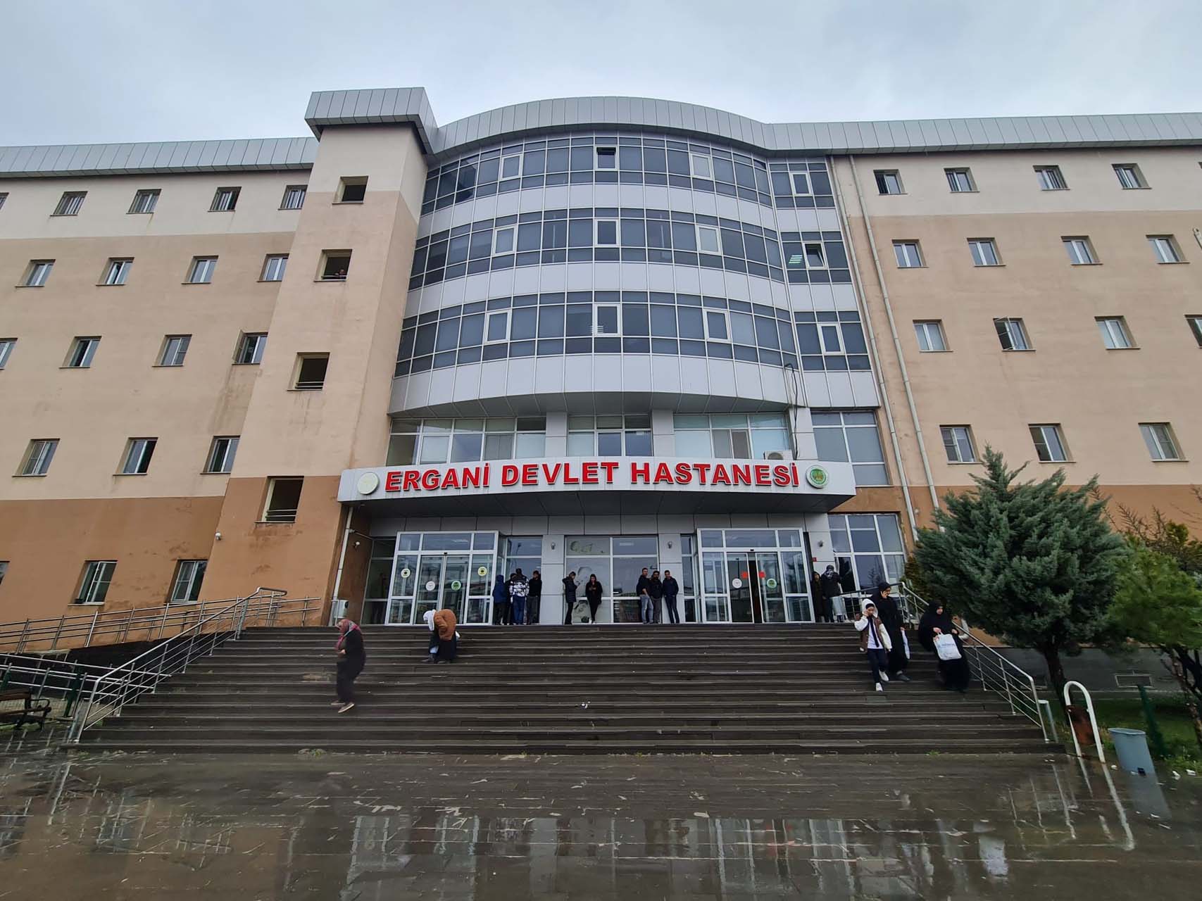 Sünnet olmak için ameliyathaneye girdi! Bademcik ameliyatı oldu çıktı!