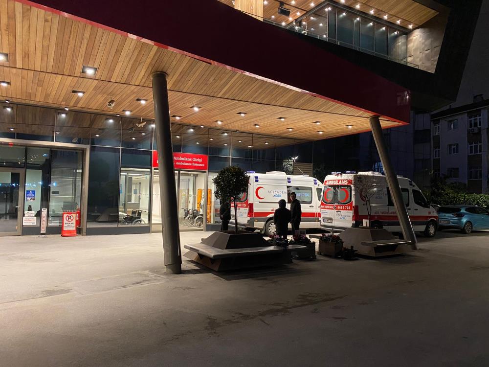 Usta oyuncu Haluk Bilginer korkuttu: Sahnede rahatsızlanınca hastaneye kaldırıldı