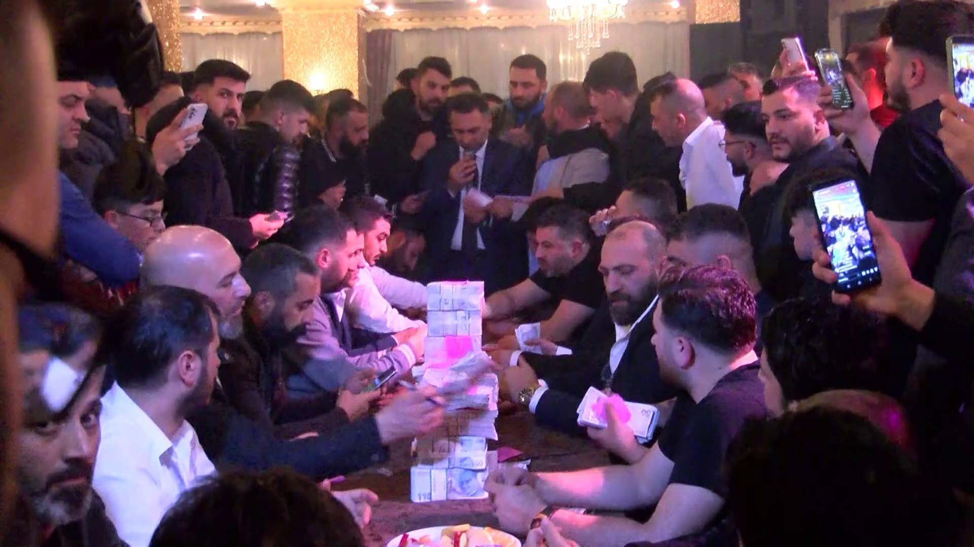 Aşiret düğününde takılan para dudak uçuklattı! Sünnet düğününde takılan paralar bavullarla taşındı!