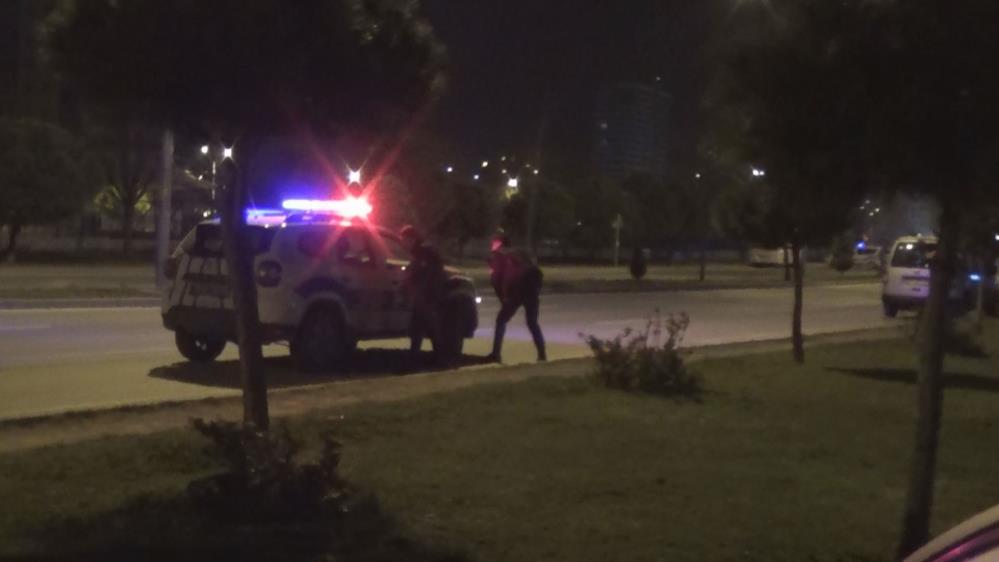 İzmir'de hareketli dakikalar: Hastaneden randevu alamadığını iddia eden genç tüfekle ortalığı birbirine kattı