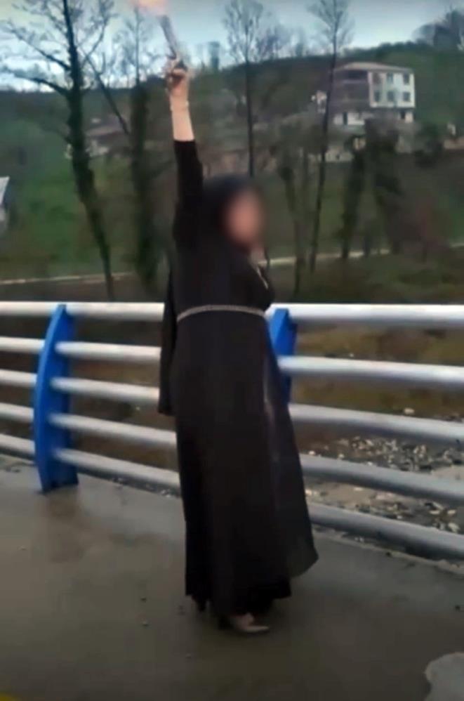 Düğün konvoyunda pes dedirttiler: Tabancalarla havaya peş peşe ateş açtılar