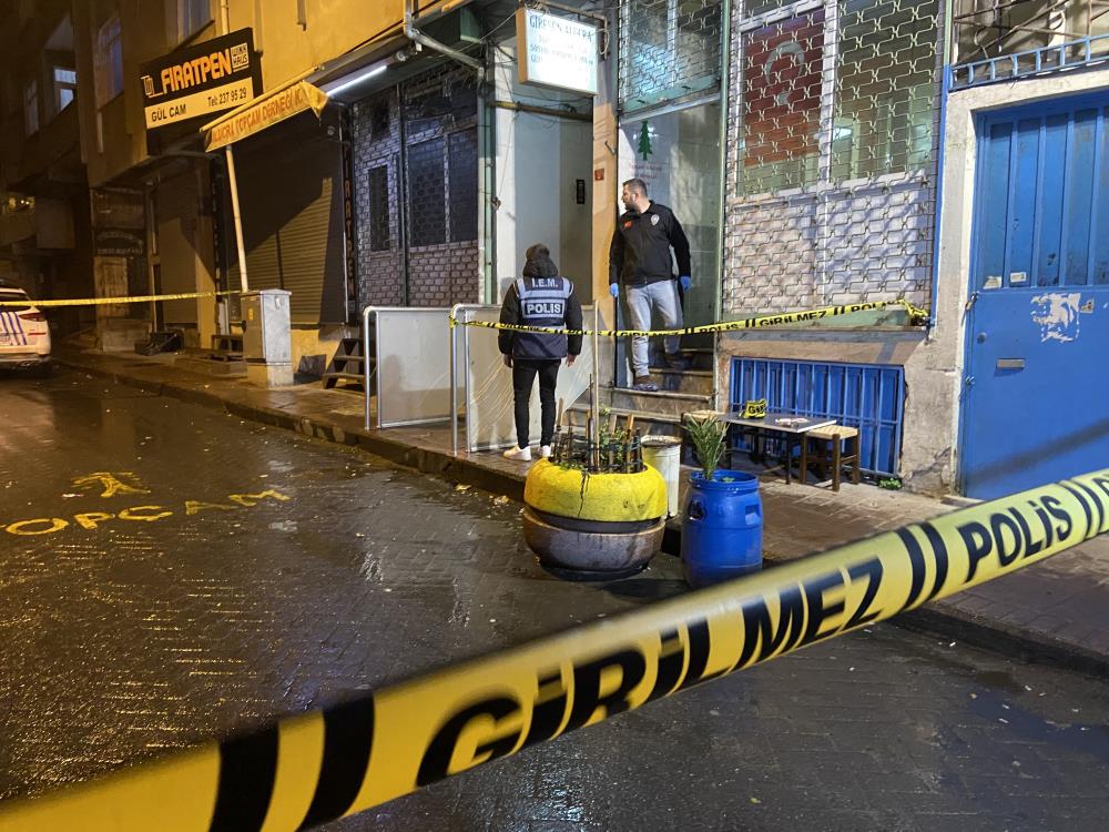 İstanbul Beyoğlu'nda dehşet! Dernek binasına silahlı saldırı: Biri ağır 3 yaralı