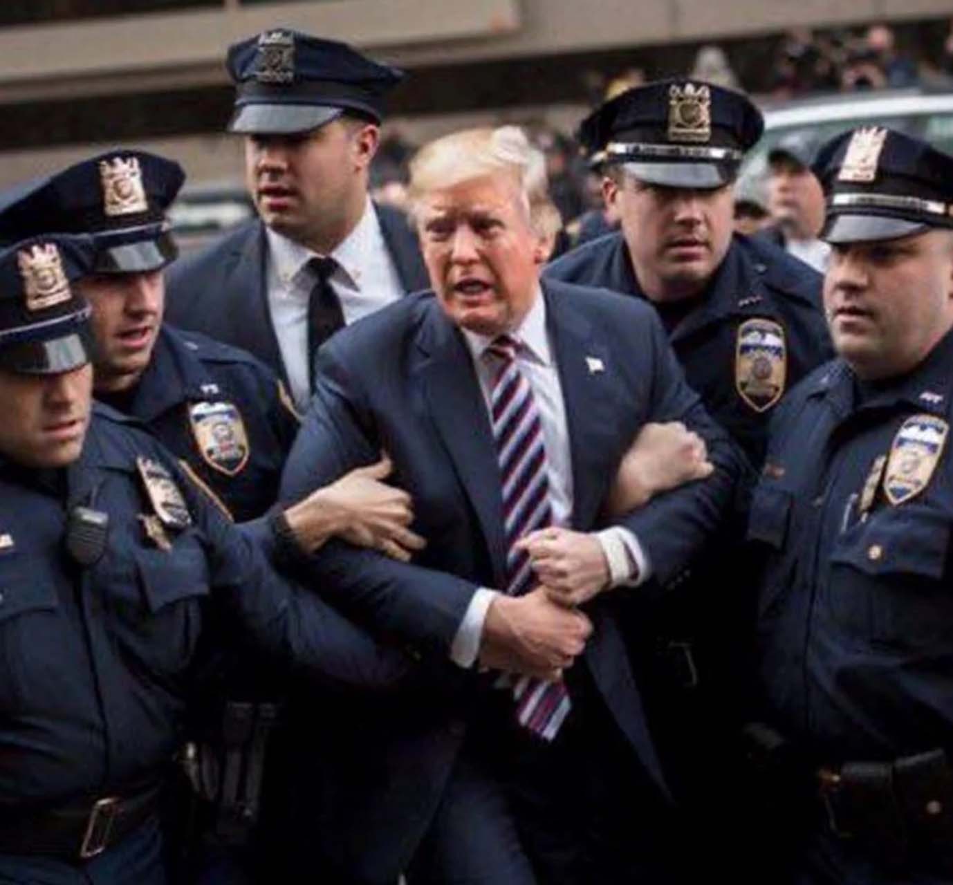 Trump'ın fotoğrafları dünyayı karıştırdı! Trump tutuklanıyor mu?