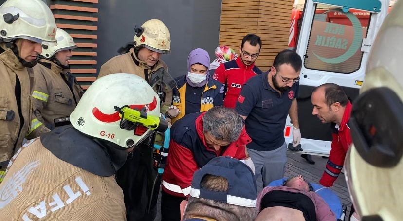 Pendik’te 7 katlı otelde yangın: Ölüler ve yaralılar var