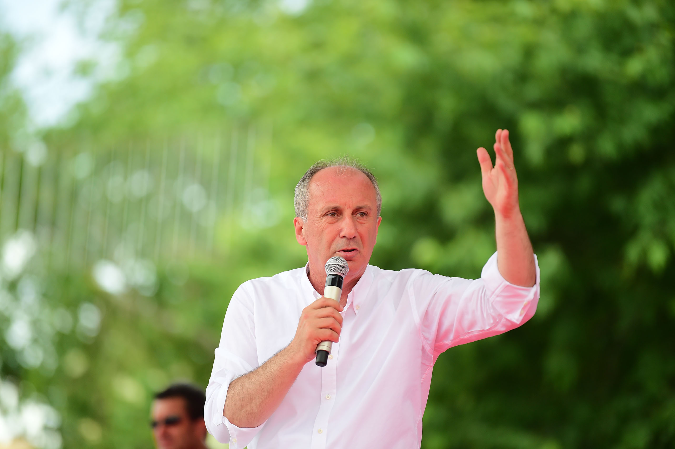 Muharrem İnce, 100 bin imzayı topladı! Cumhurbaşkanı adayı oldu 