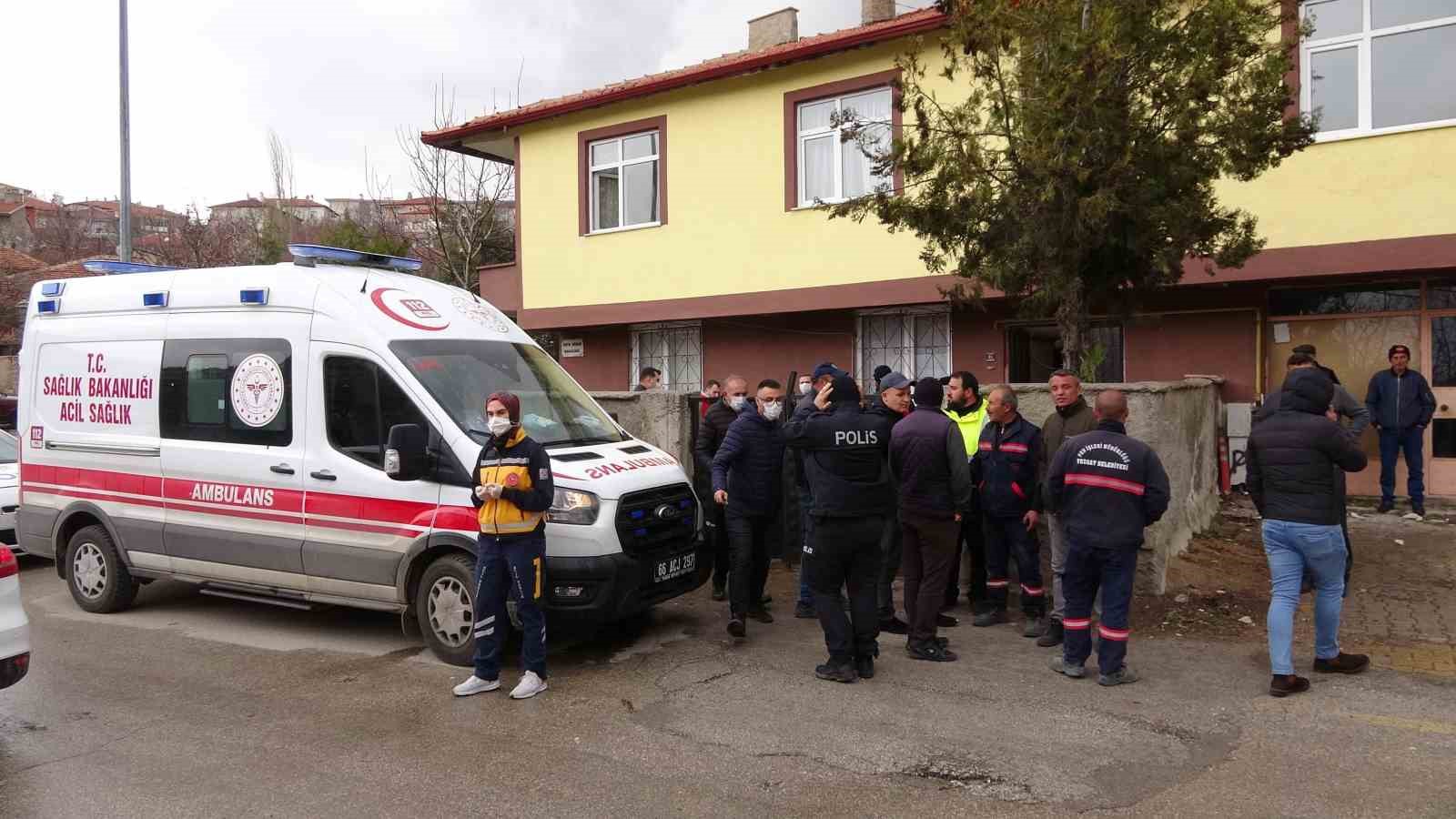 Çıkan tartışma sonucu Boşanma aşamasındaki eşini bıçaklayarak öldürdü, kaynanasını da yaraladı