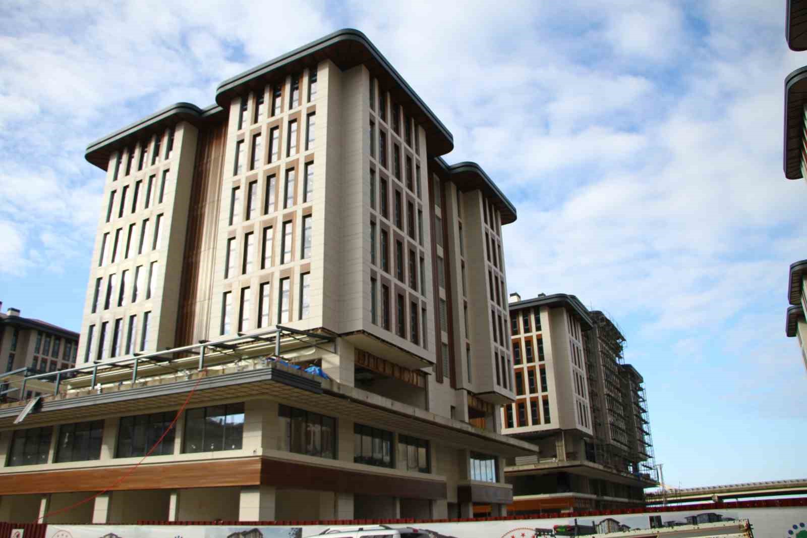 Rize şehir merkezinde görünümü güzel sağlam binalar kentsel dönüşüm kapsamında hızla yükselmeye devam ediyor