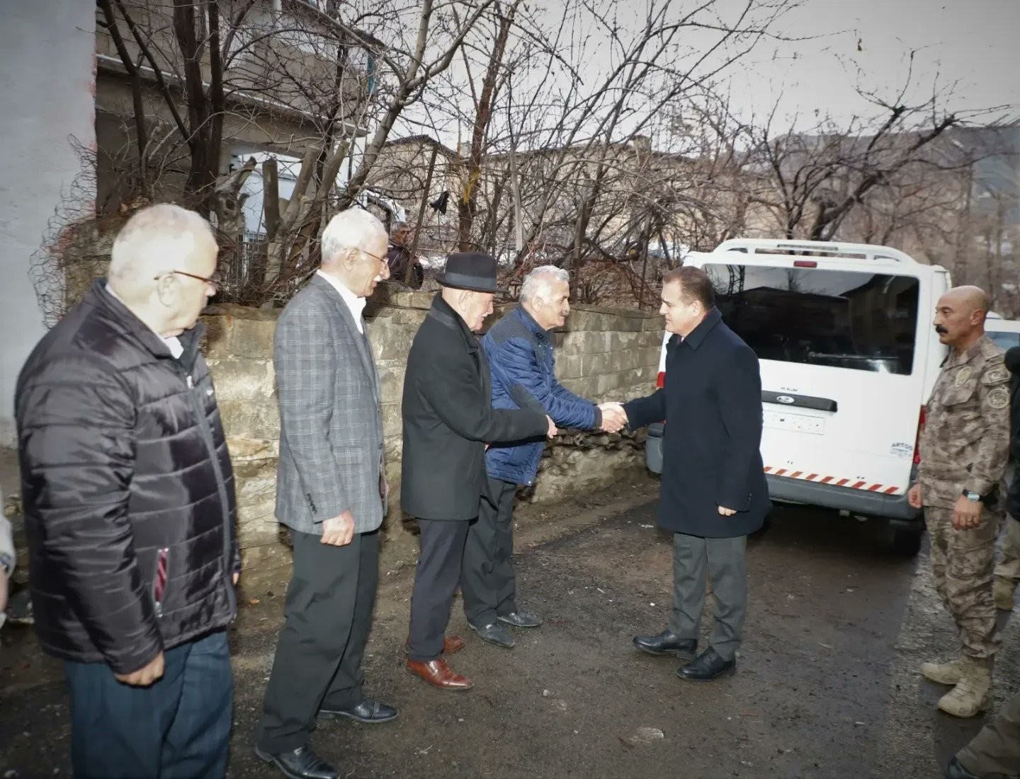 Vali Akbıyık şehit, Topçu Uzman Çavuş Nedim Korkmaz ailesinin iftar sofrasına konuk oldu