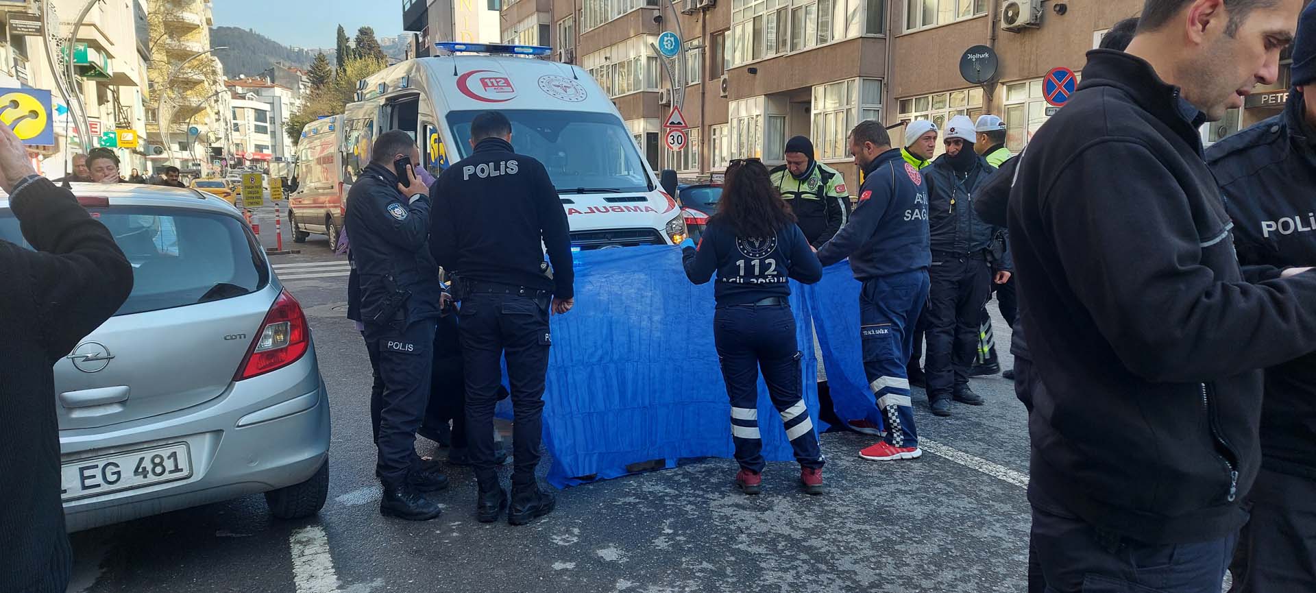 Kocaeli'de karşıdan karşıya geçmek isteyen 8 yaşındaki bir çocuk hayatını kaybetti! 