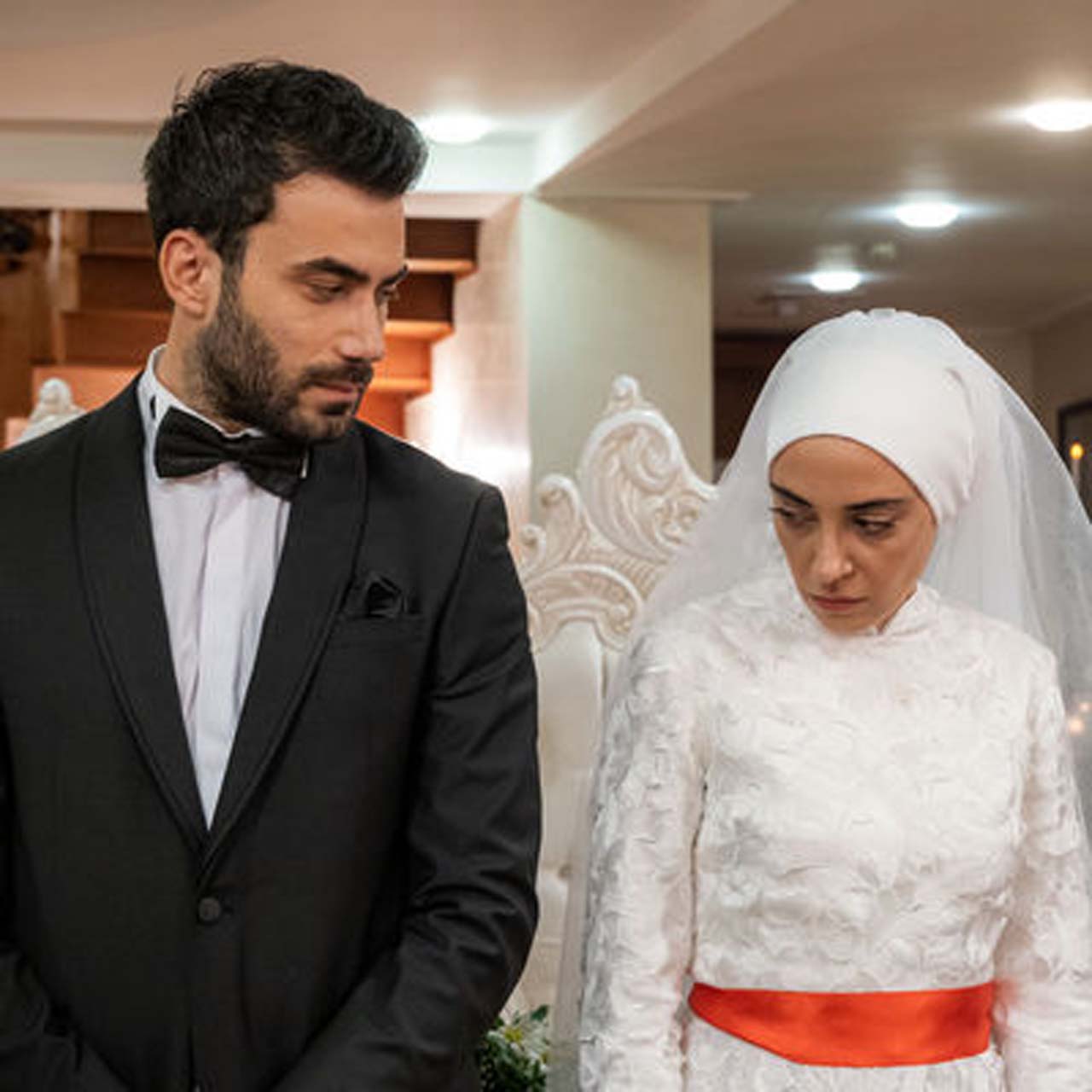 Kızılcık Şerbeti dizisine 5 kez verilen uyarı cezası sonrası 5 hafta boyunca yayınlanmayacak!